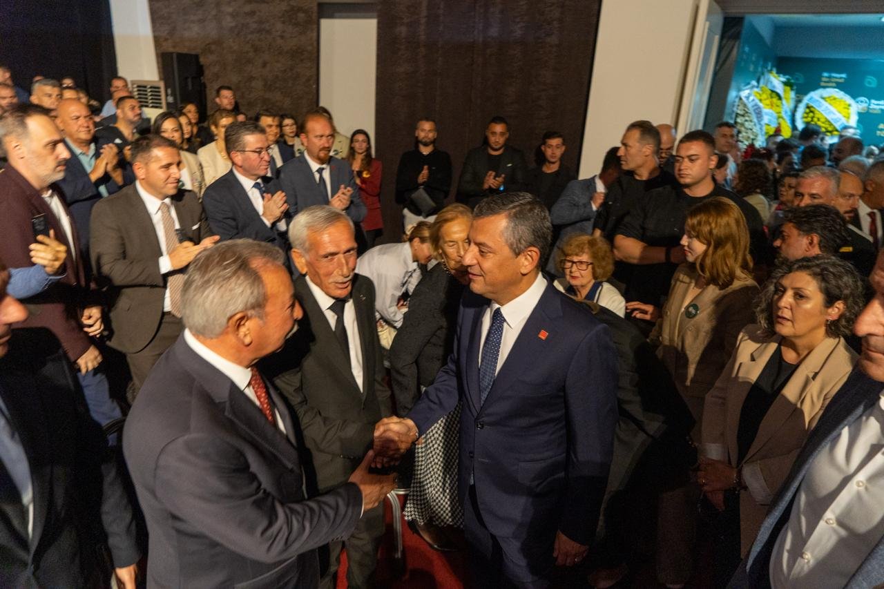 Özgür Özel Ferdi Zeyrek Vakfı Açılışı