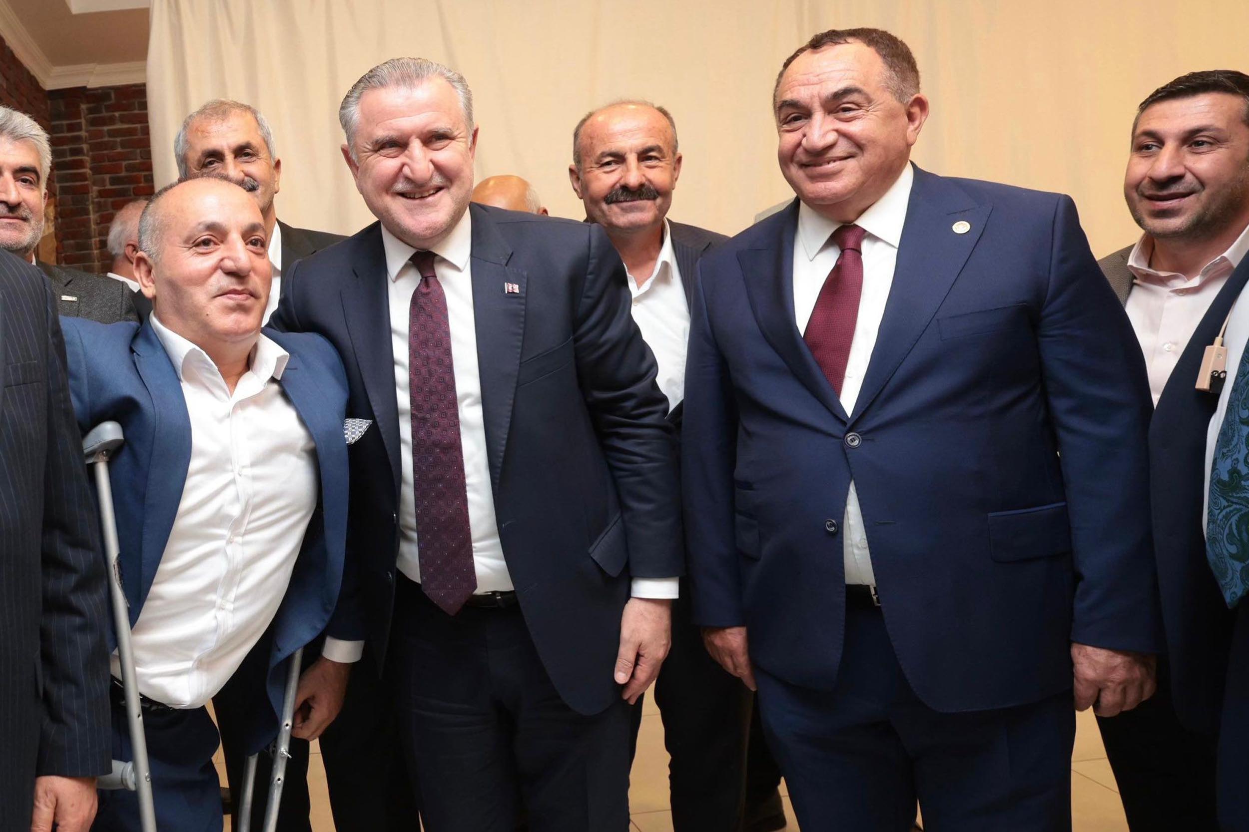 Bakan Osman Aşkın Bak