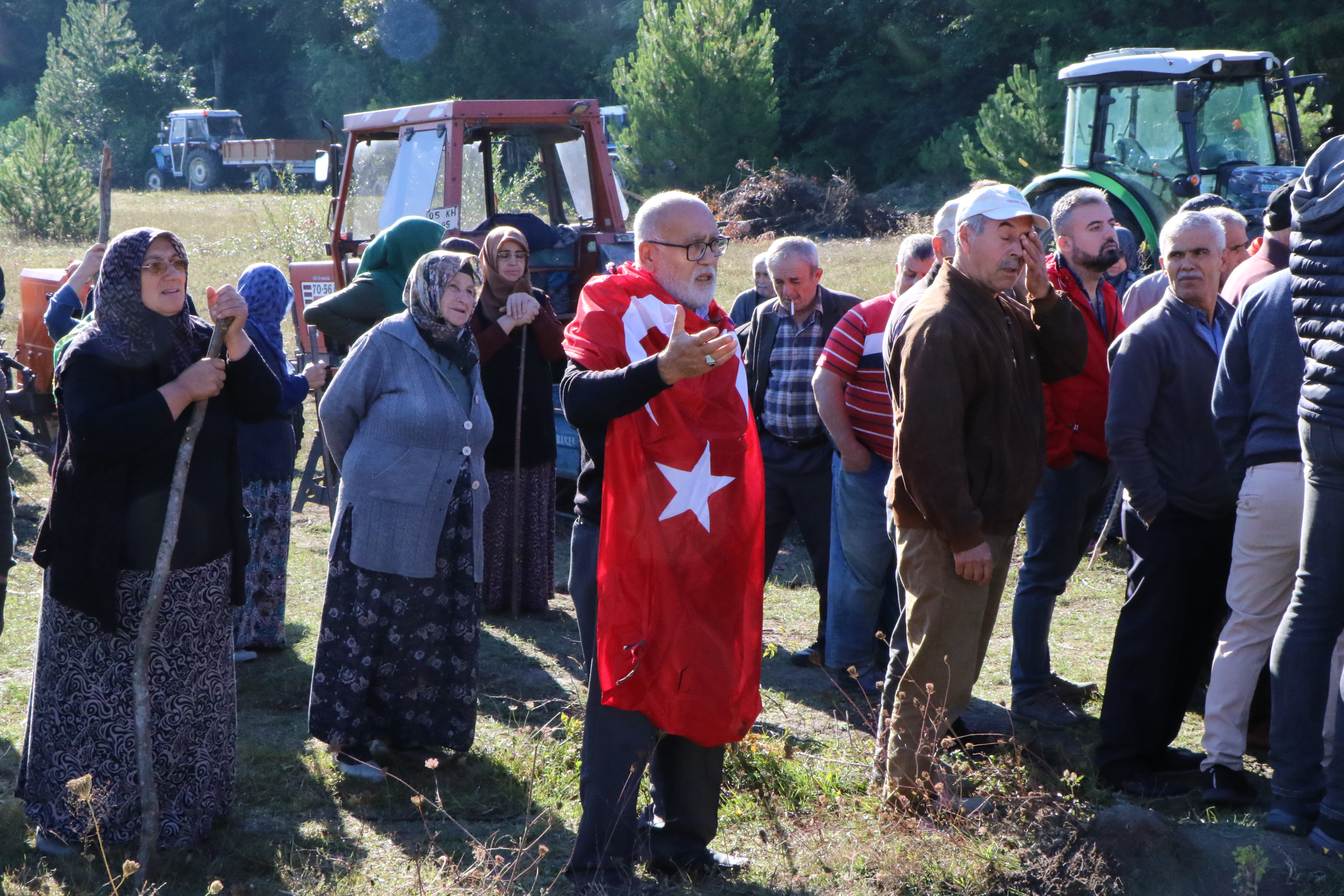 Hacıkurt Agçe açıklama yapıyor