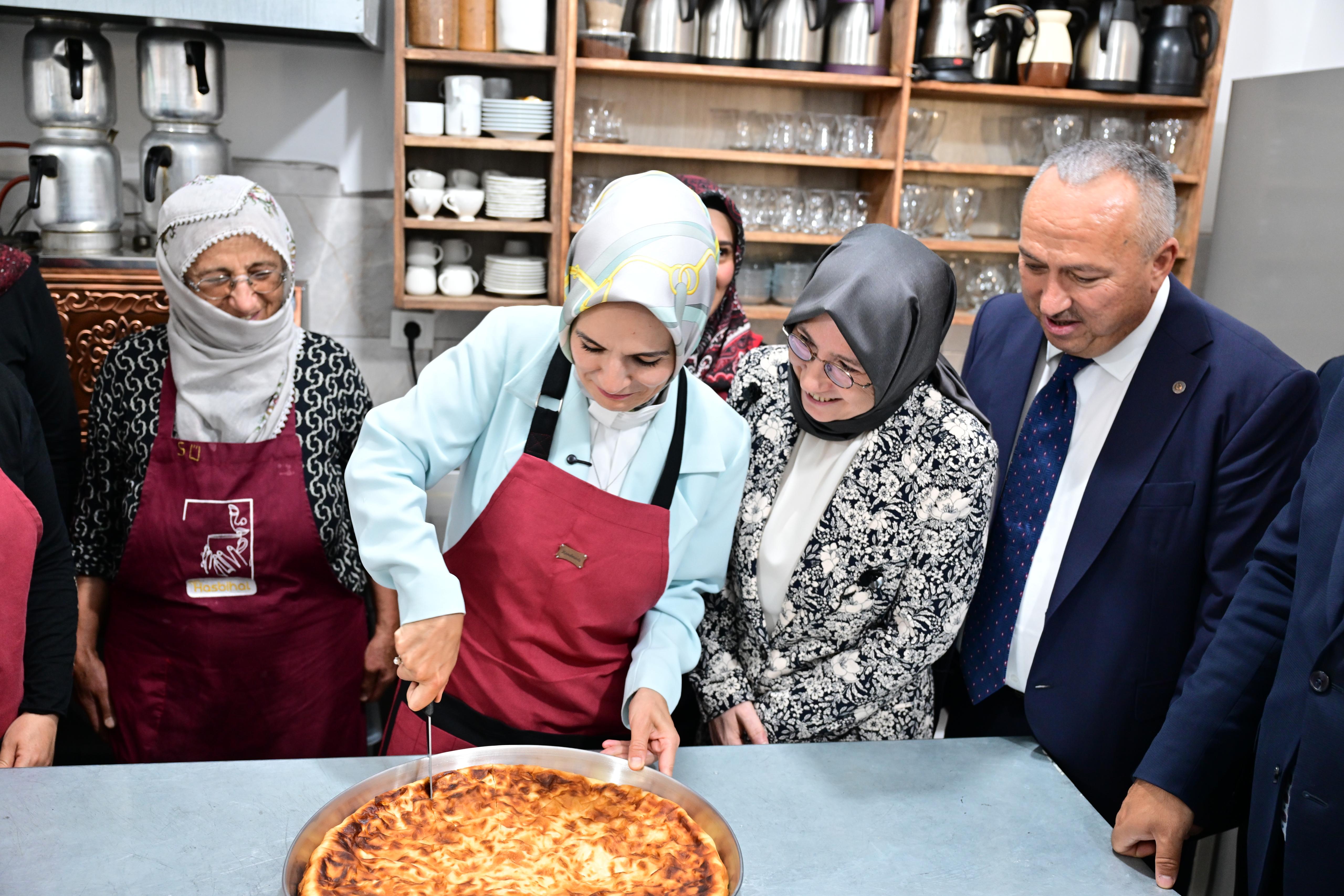 Bakan Mahinur Özdemir Göktaş