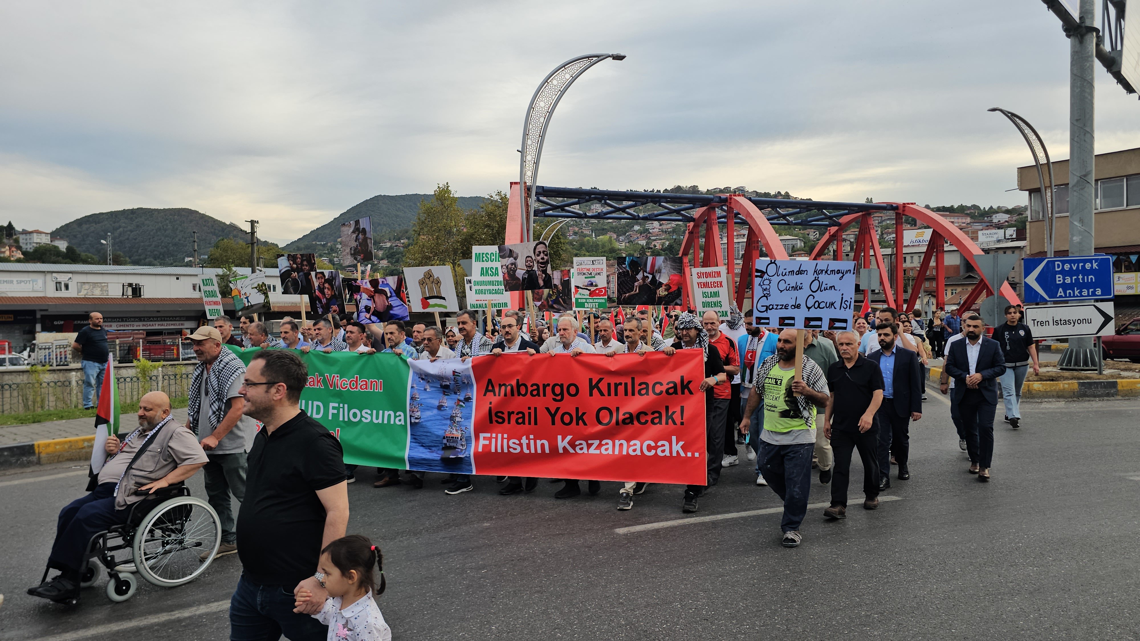 Zonguldak Sumud destek yürüyüşü katılımcılar