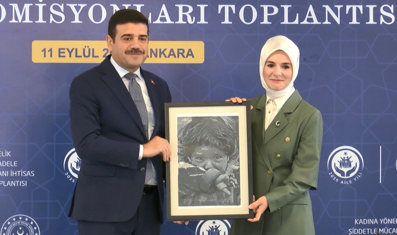 Aile ve Sosyal Hizmetler Bakanı Mahinur Özdemir Göktaş