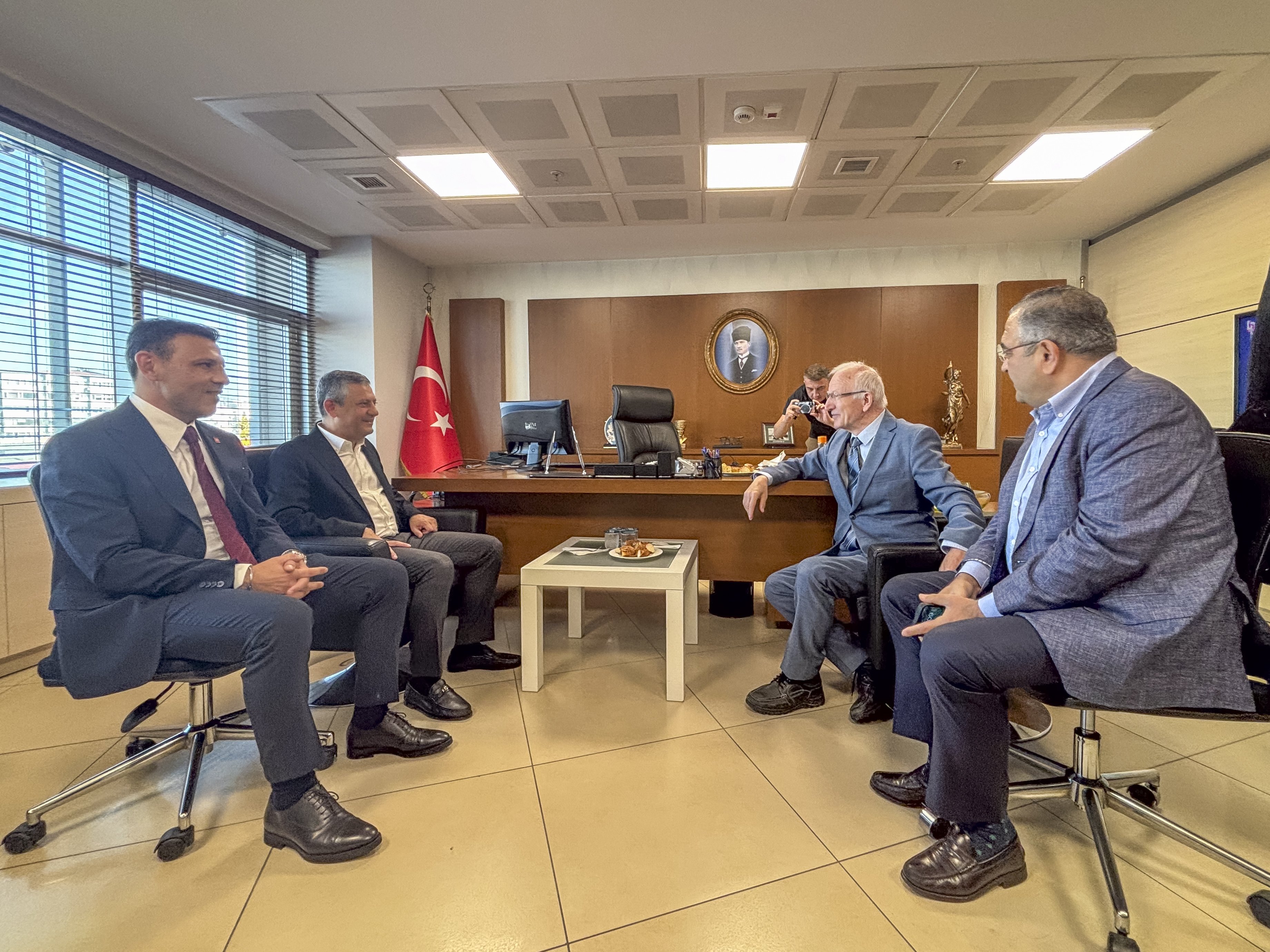 Özgür Özel CHP