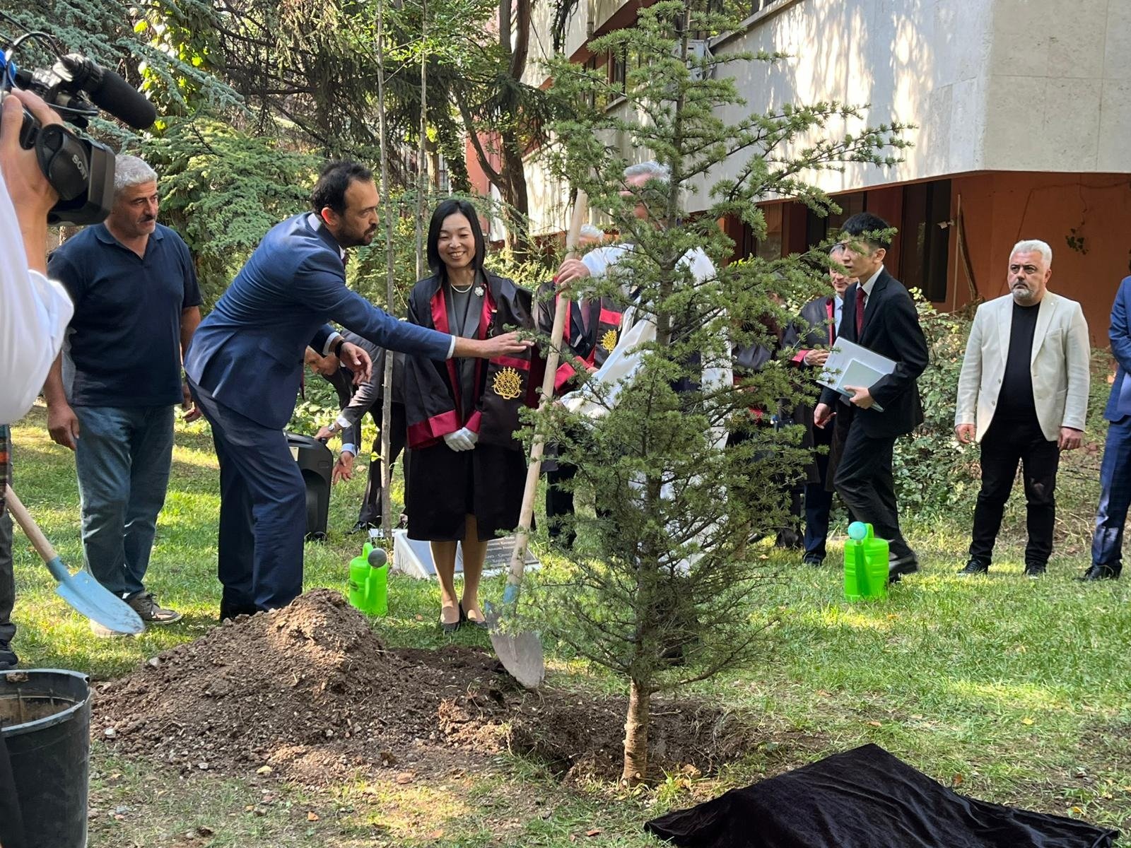 Prenses Akiko Mikasa konuşma yapıyor