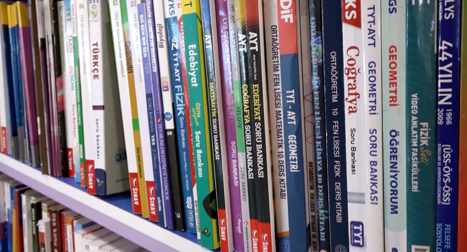 Okullarda Kaynak Kitap Dayatması