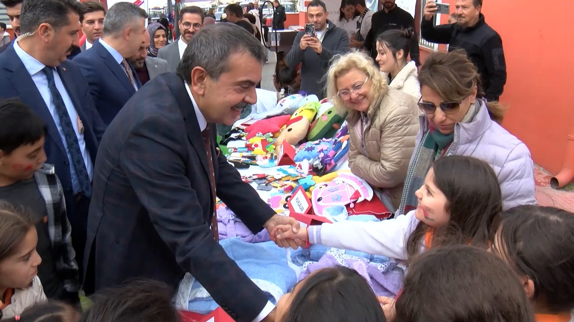 Bakan Tekin Öğrencilerle