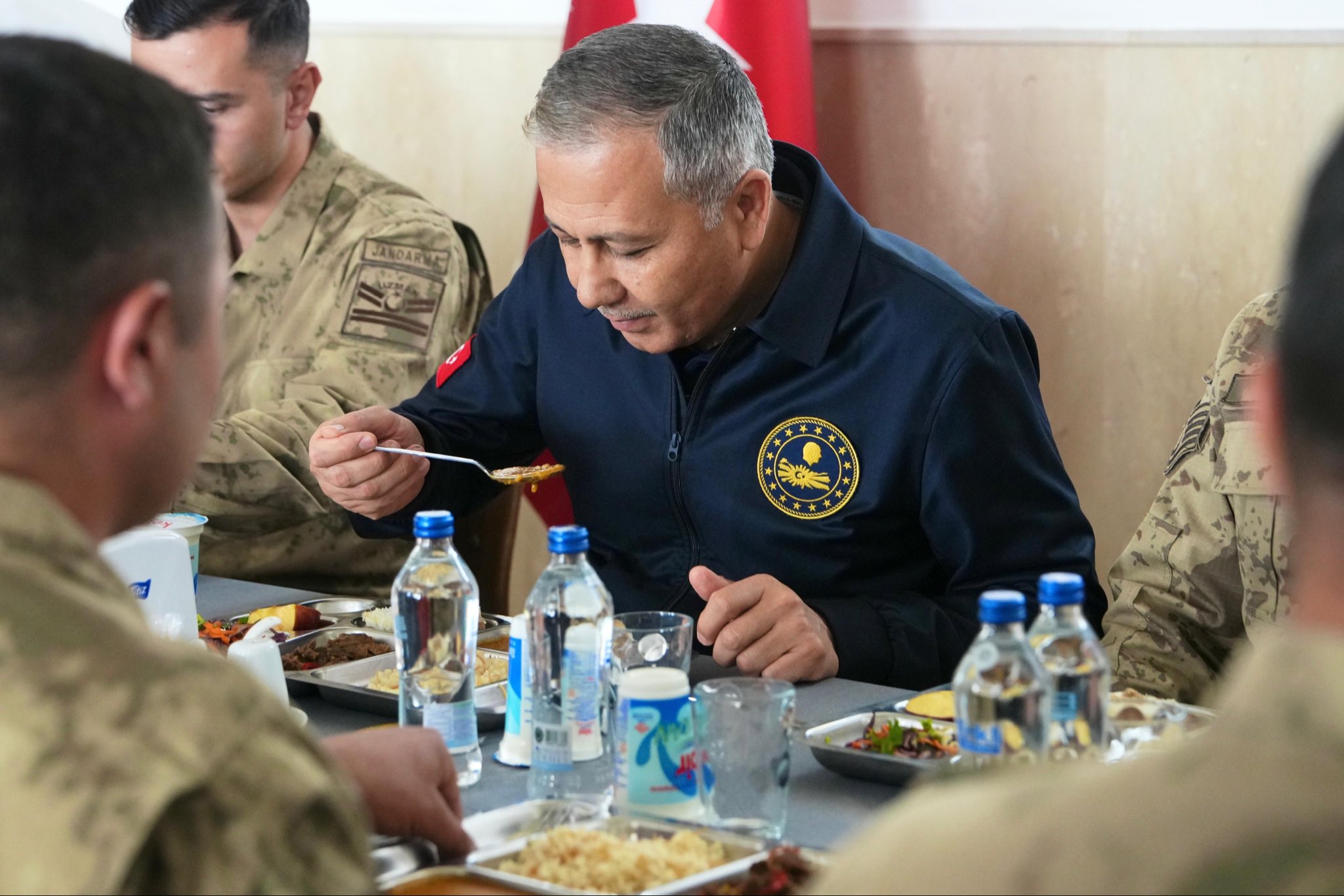 Bakan Yerlikaya jandarma ziyareti