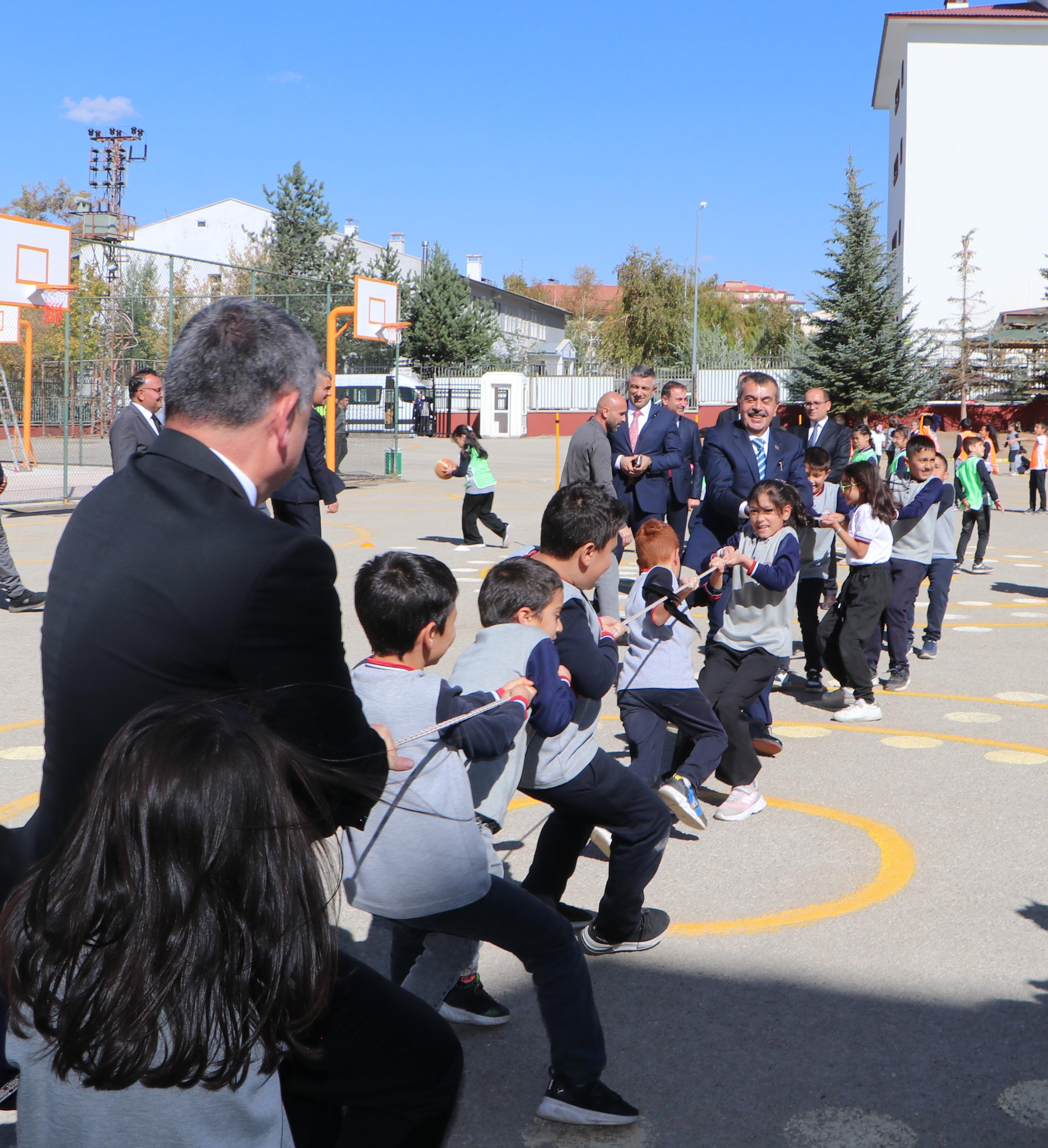 Bakan Tekin Filistin desteği