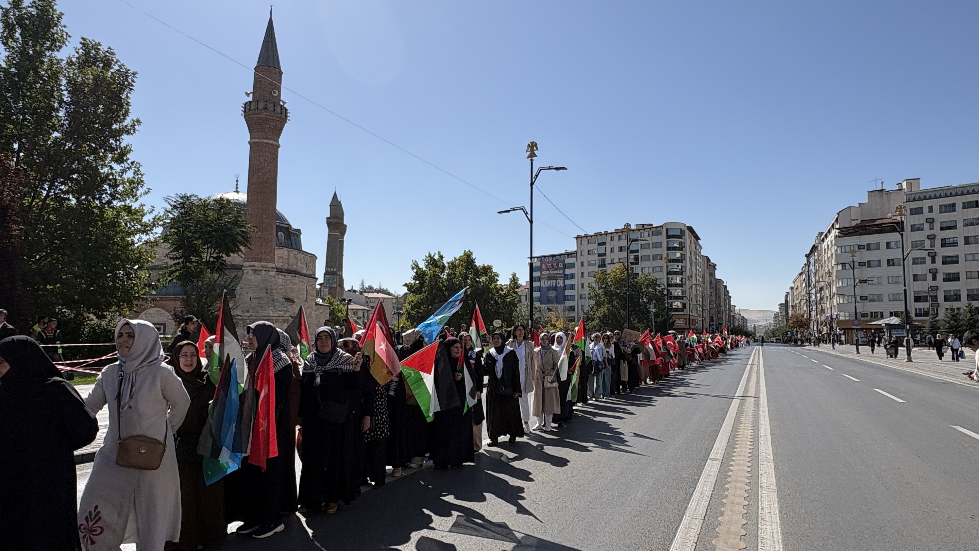 Filistin bayraklı protesto Sivas