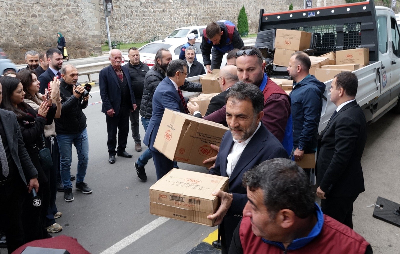 çocuklar Gazze yardım