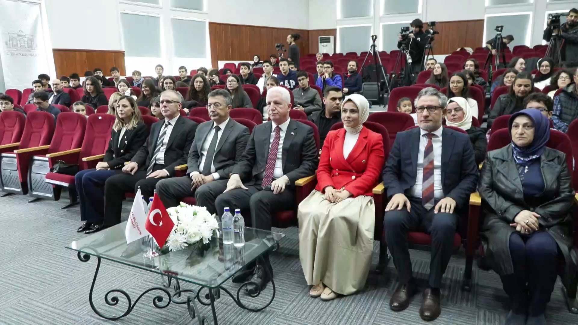 İstanbul Valisi Davut Gül Genç Gelişim Akademisi