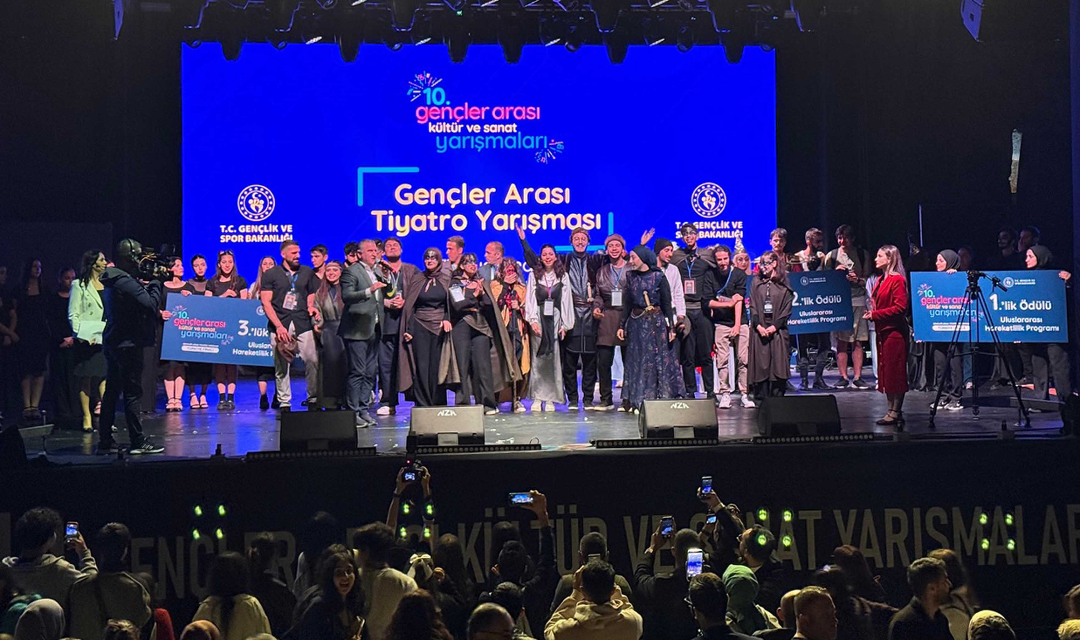 Osman Aşkın Bak Aspendos Tiyatro Finali