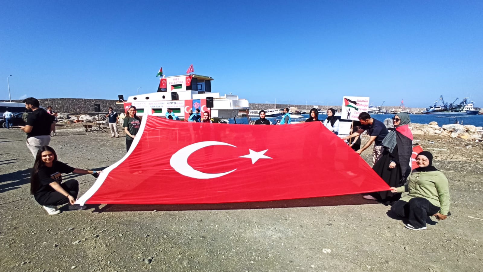 Denizde Filistin protestosu