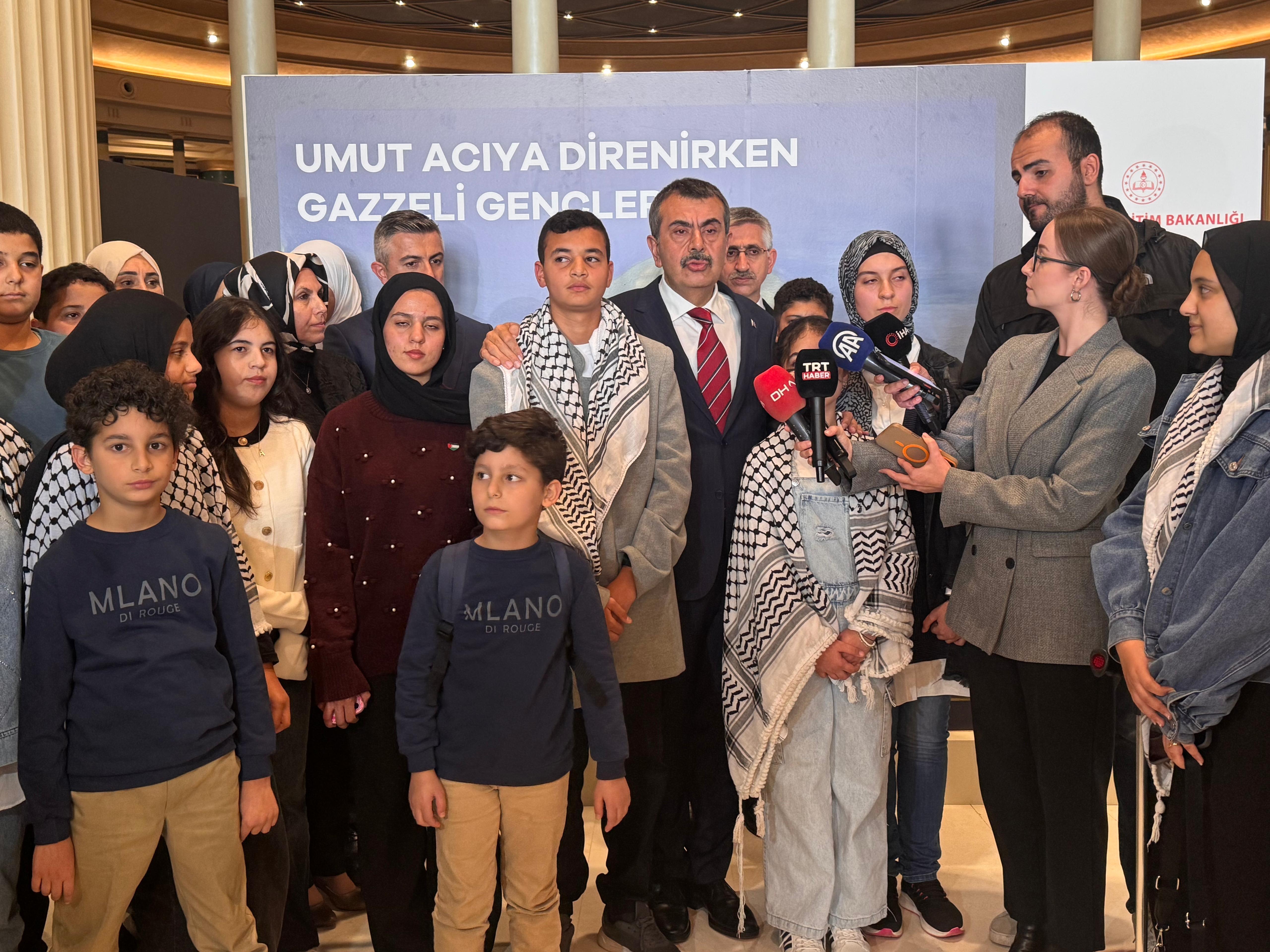 Bakan Tekin sergi açıklaması