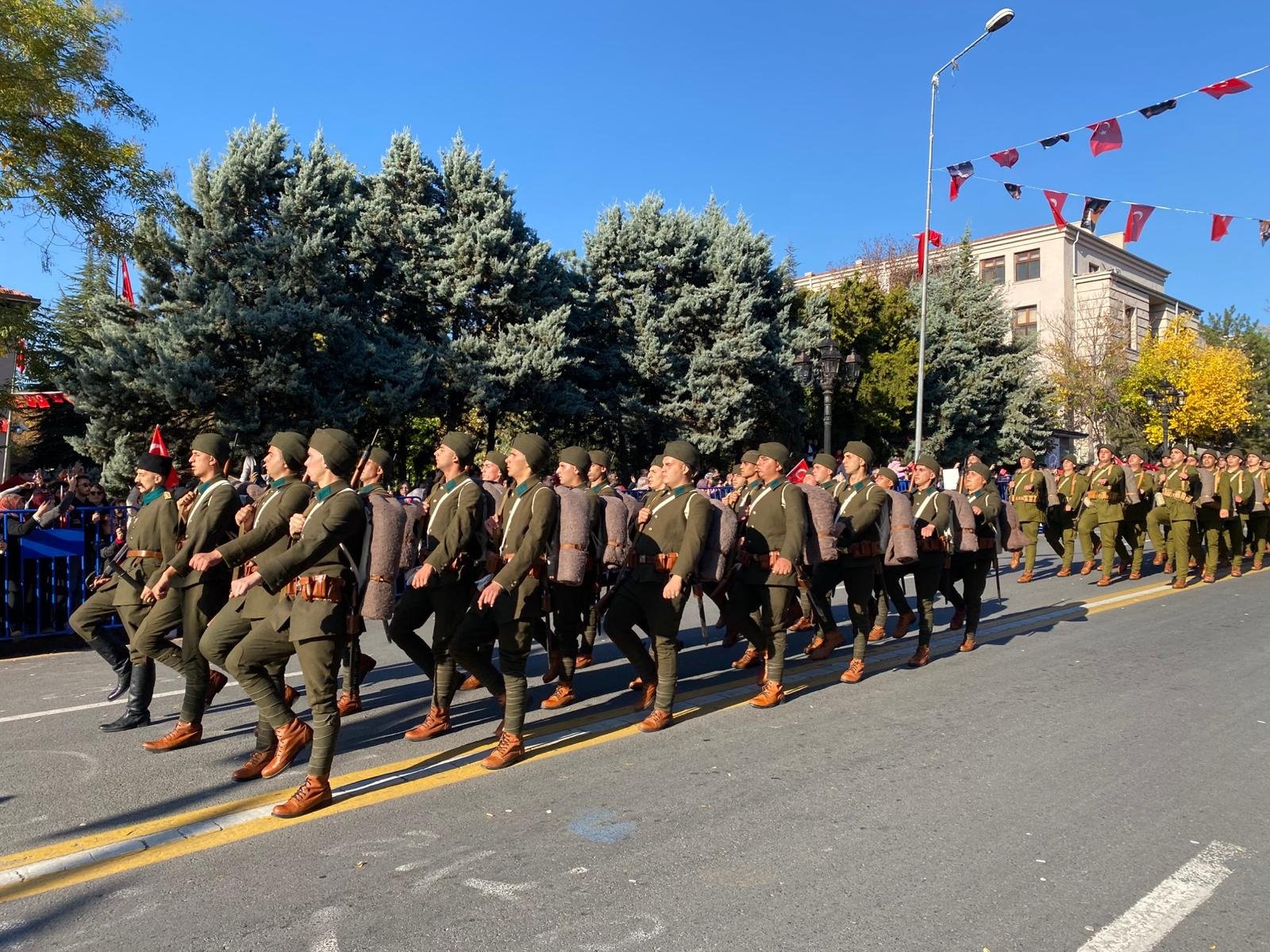 SOLOTÜRK 29 Ekim yürüyüşü