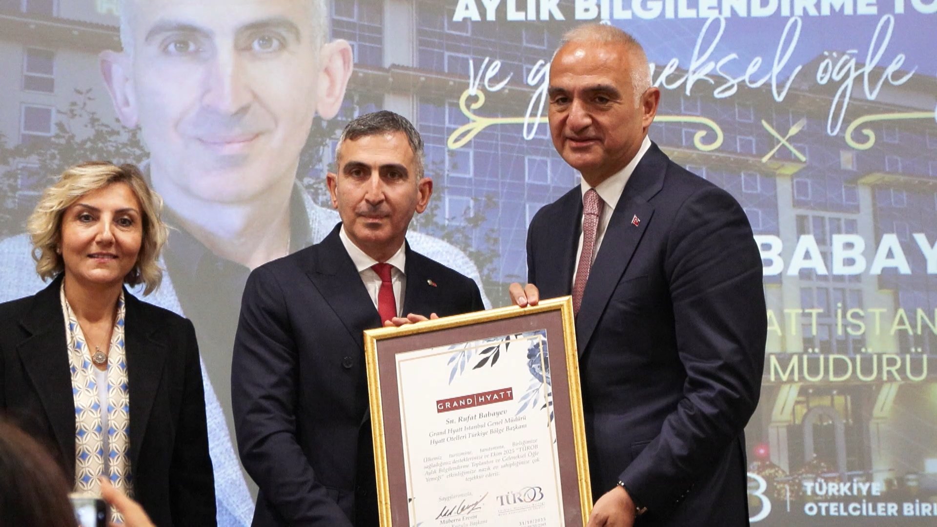 Bakan Mehmet Nuri Ersoy