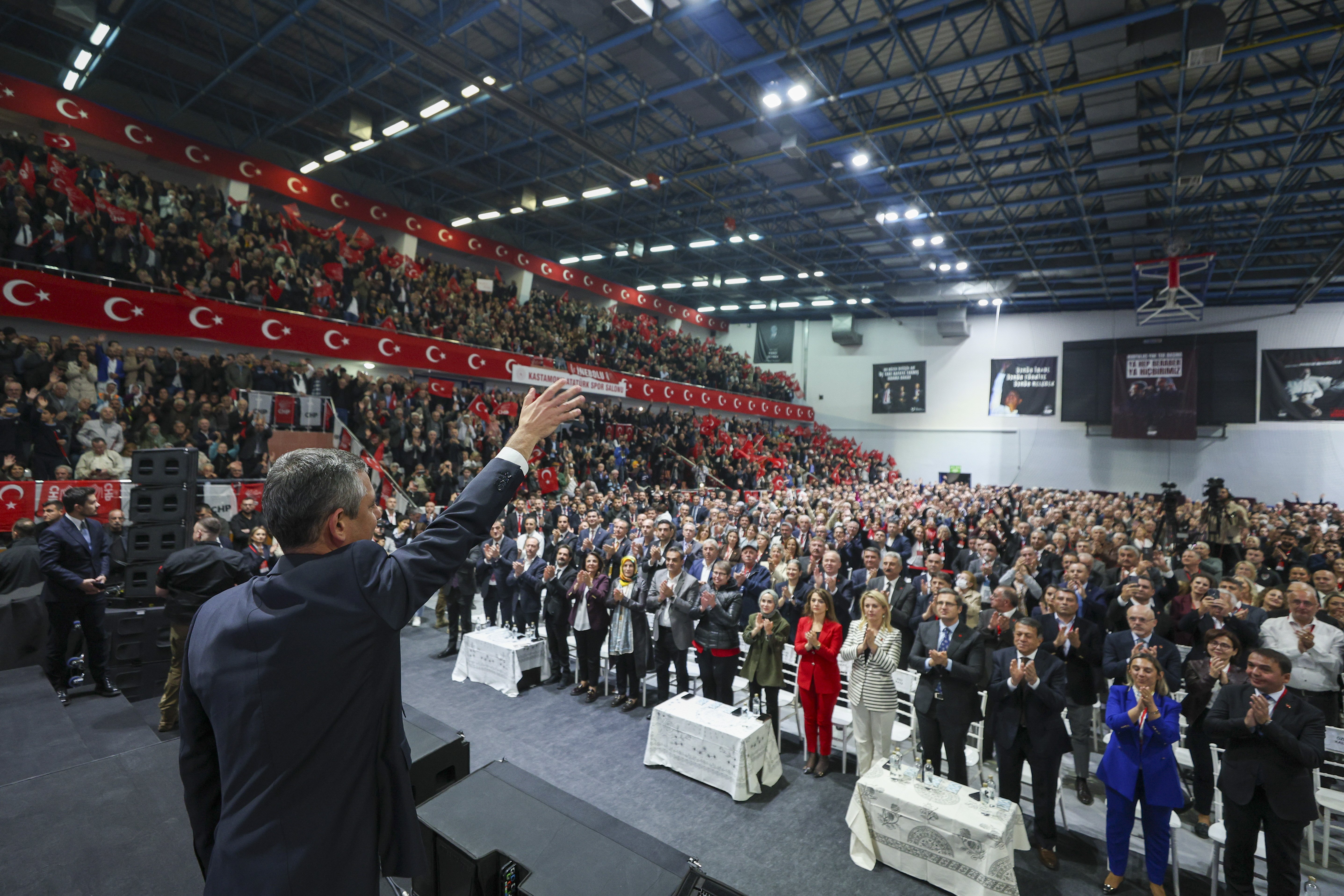 Özgür Özel kongre
