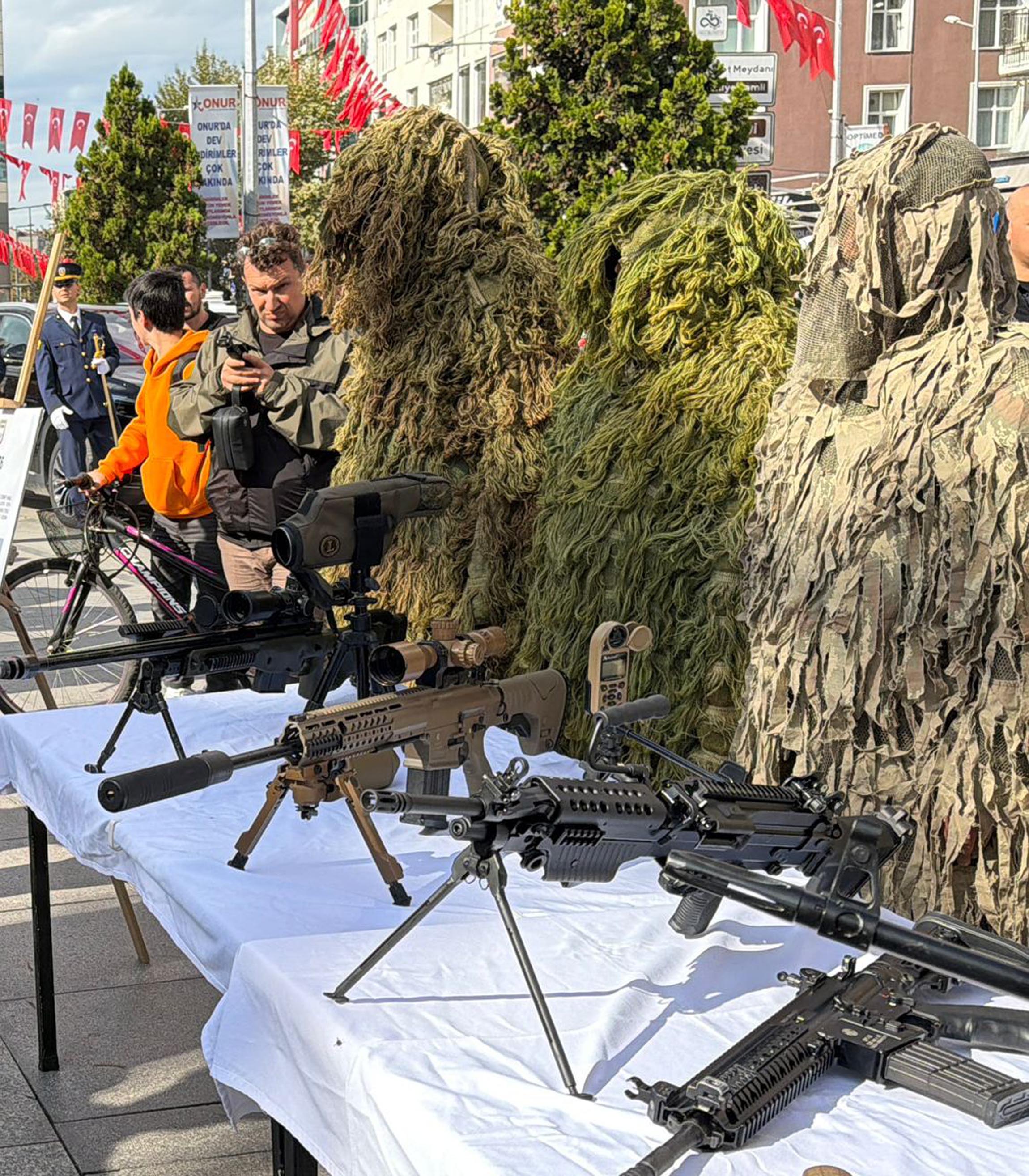 Komando Tugayı Silah Sergisi