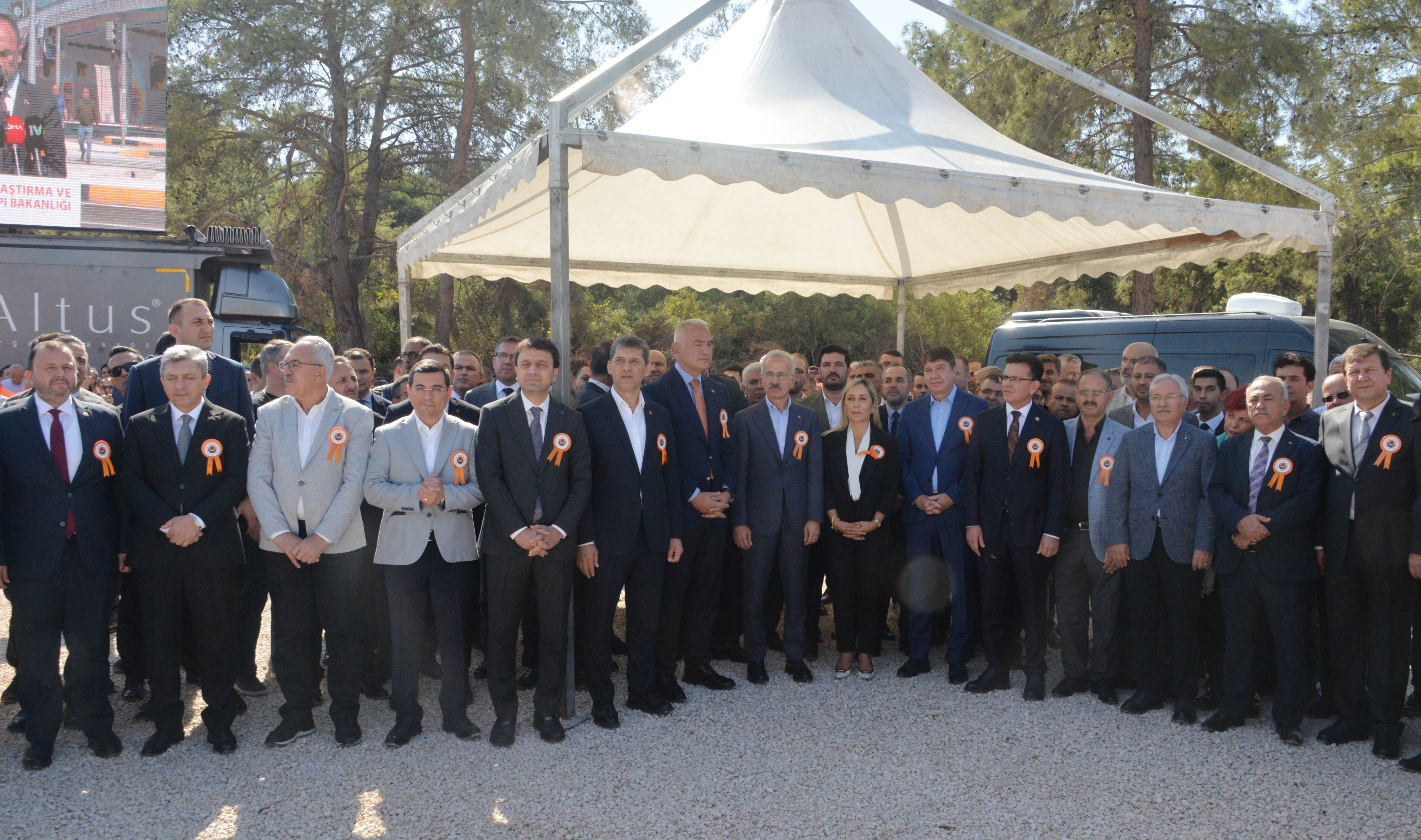 Bakan Uraloğlu konuşma yapıyor