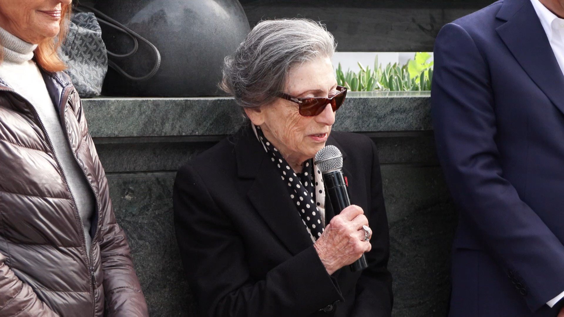 Erdal İnönü kabri