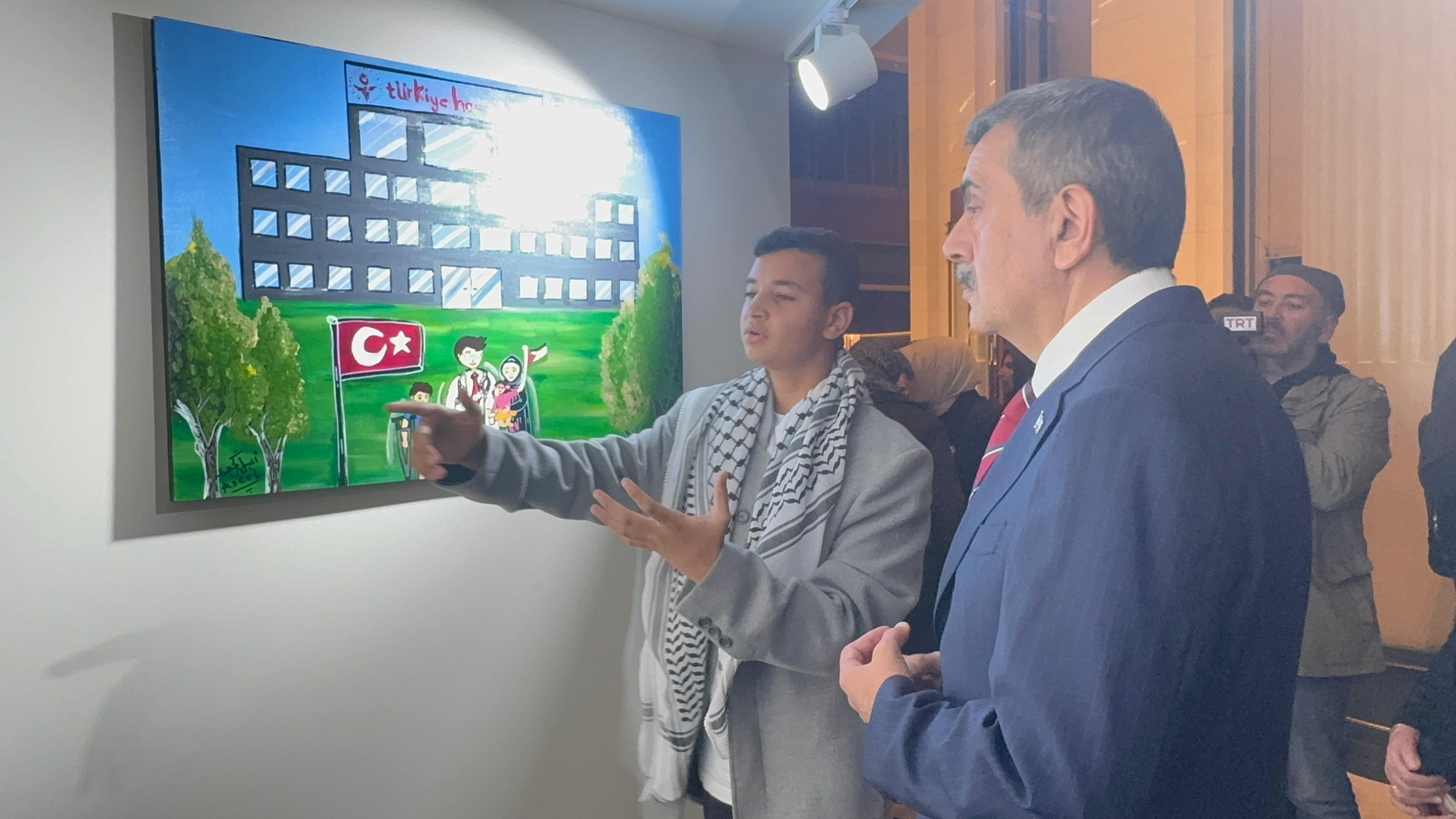 Bakan Tekin öğrencilerle sohbet