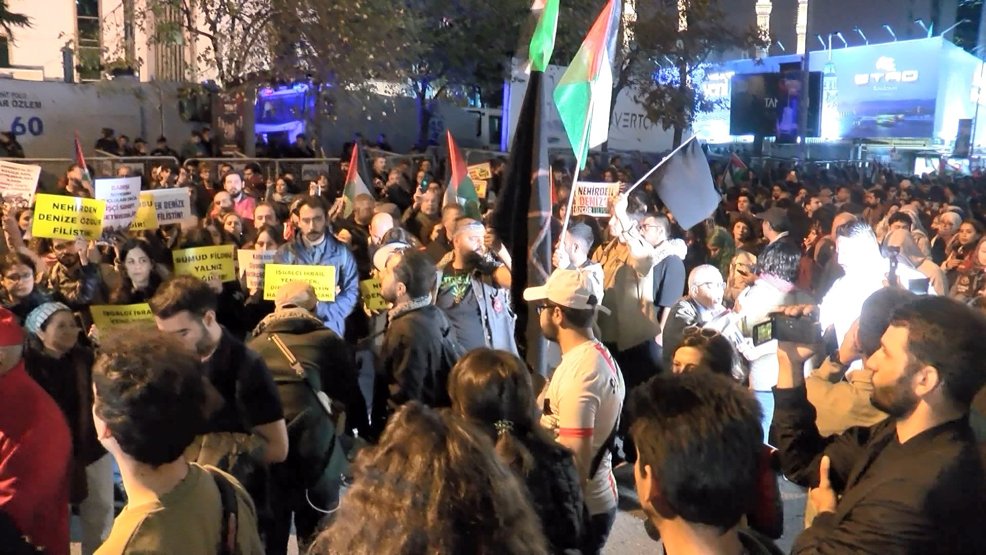 İsrail Başkonsolosluğu önünde protesto