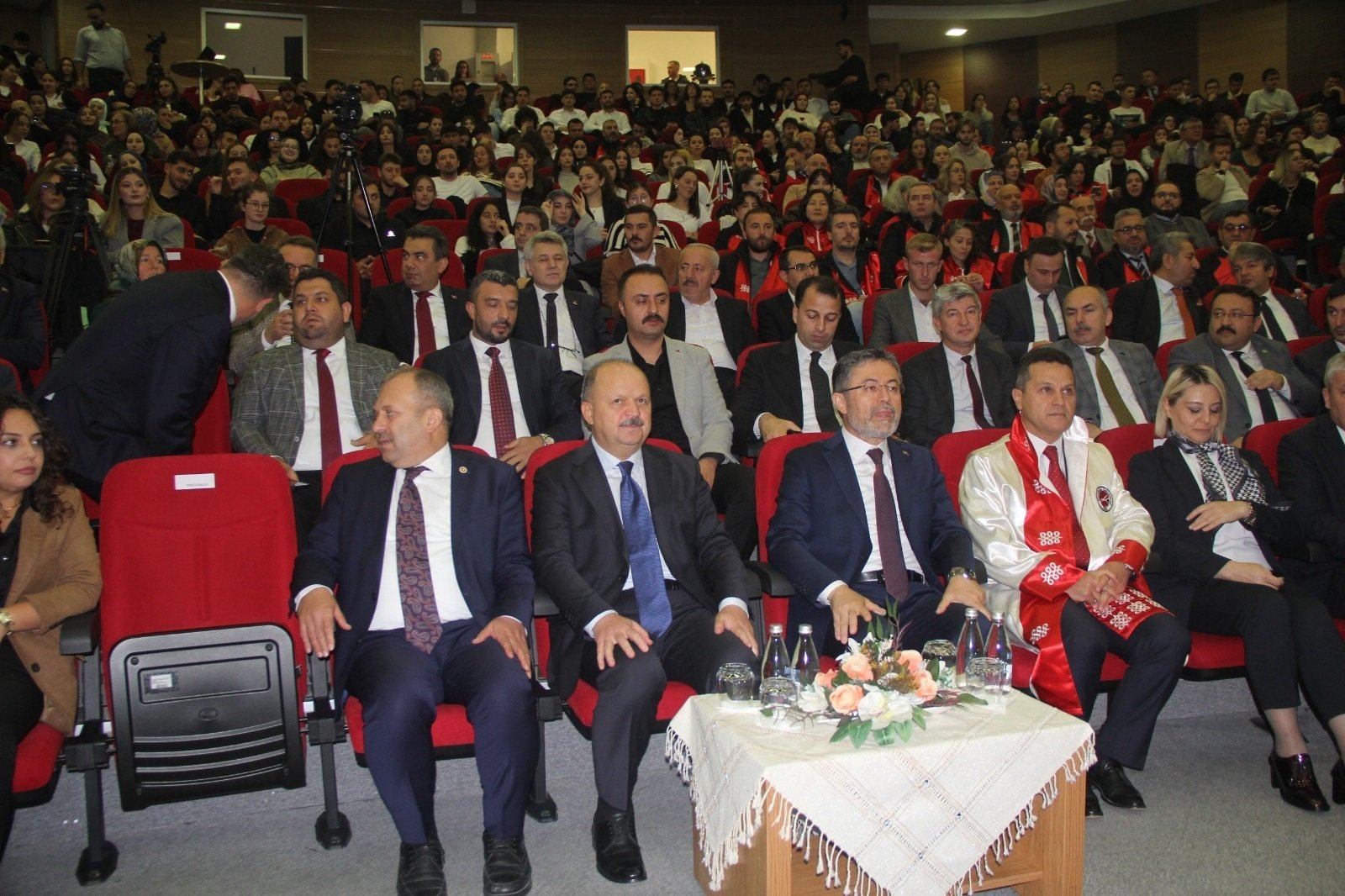 İbrahim Yumaklı gençlere sesleniyor