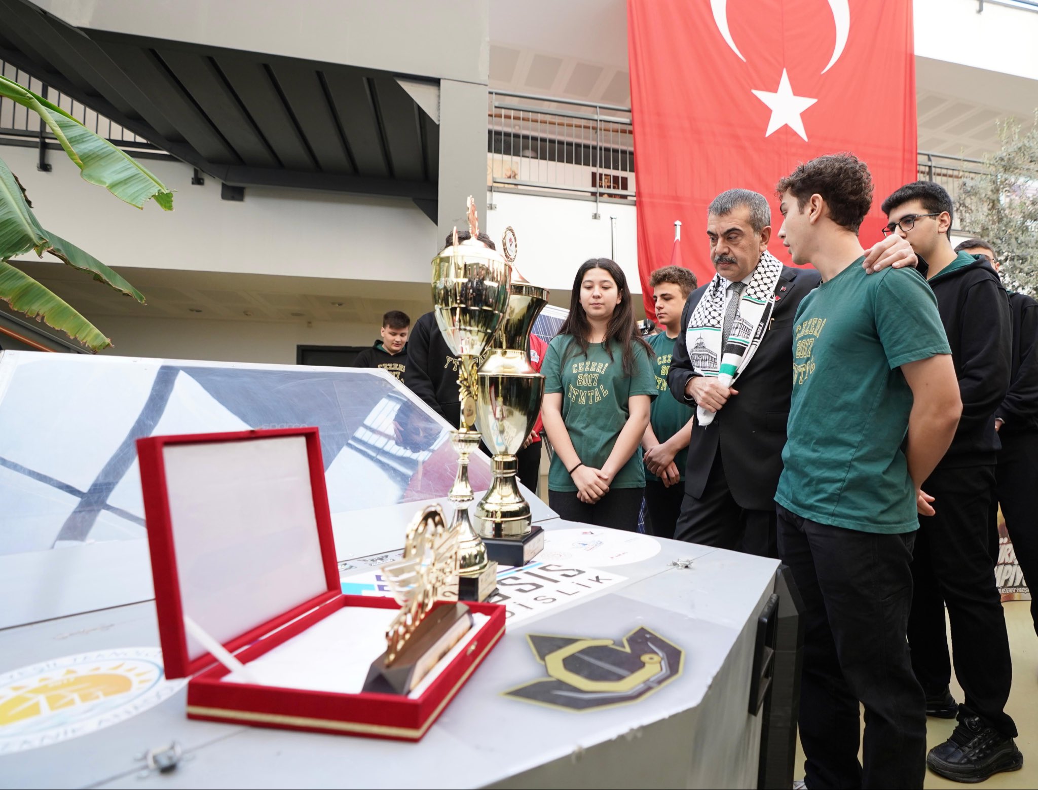 Bakan Tekin Öğrencilerle