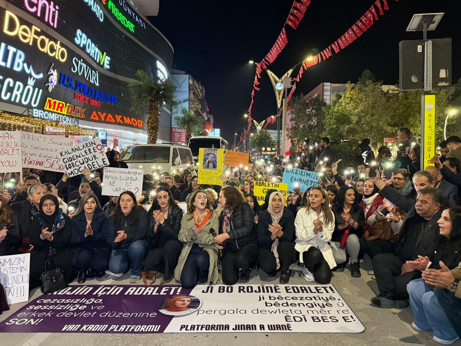 Rojin Kabaiş protesto