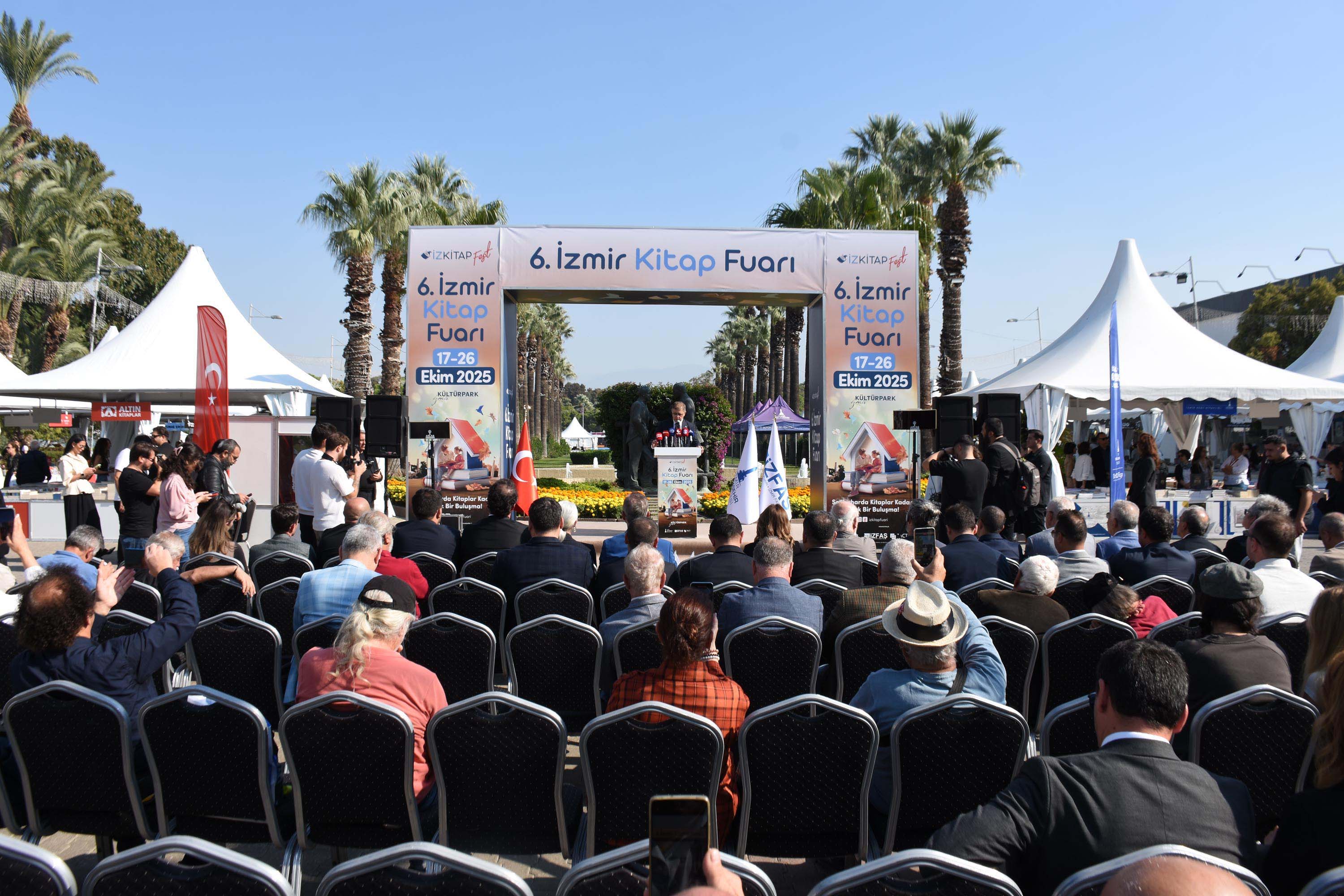 İzmir Kitap Fuarı Stantları