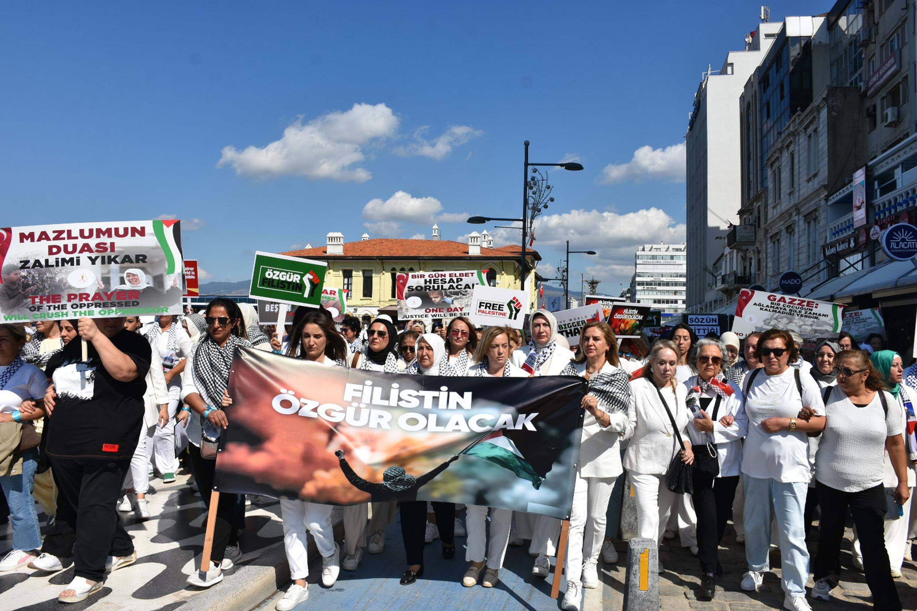 AK Partili kadınlar Filistin eylemi