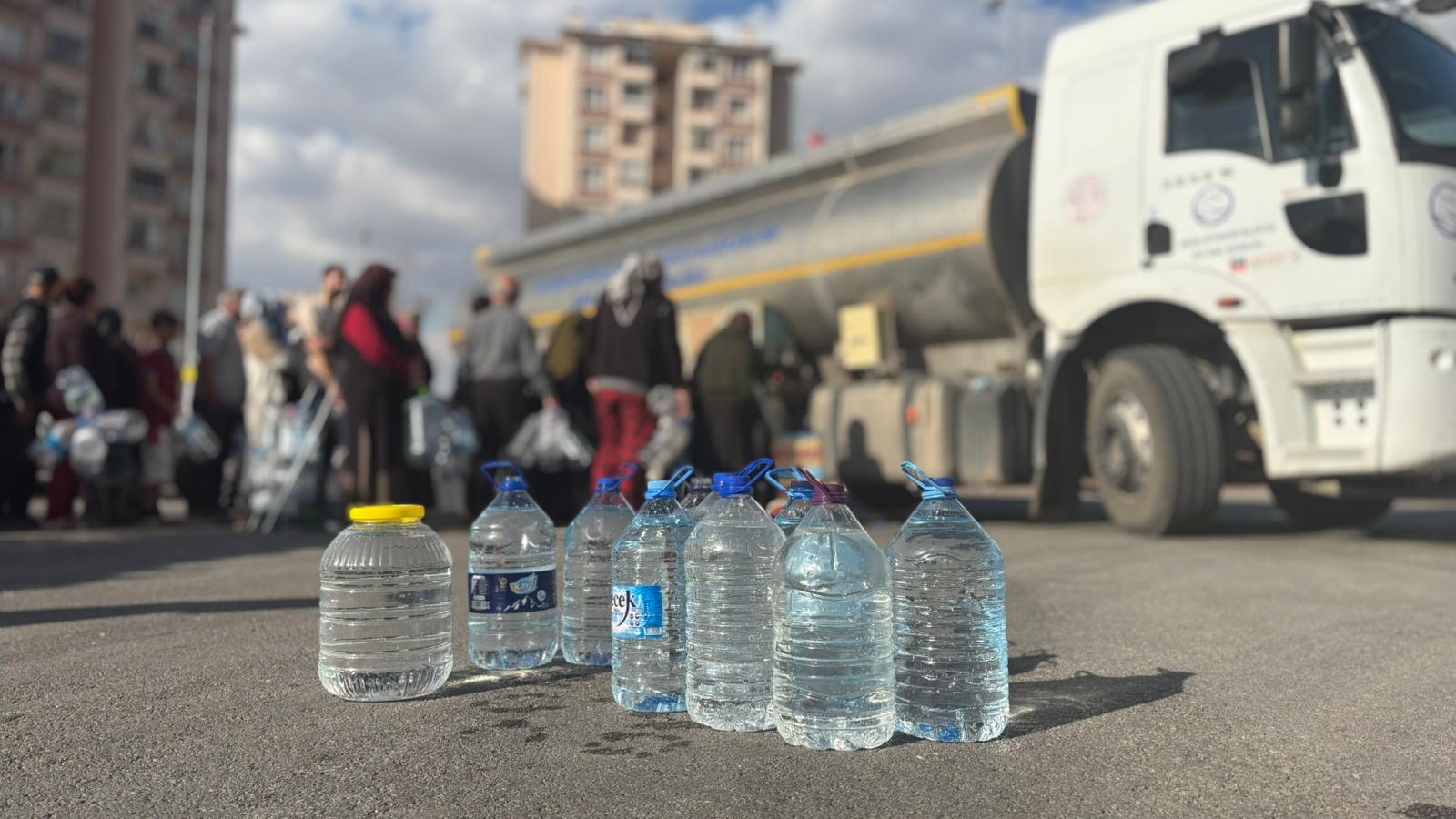 Ankara Mamak su tankeri kuyruğu