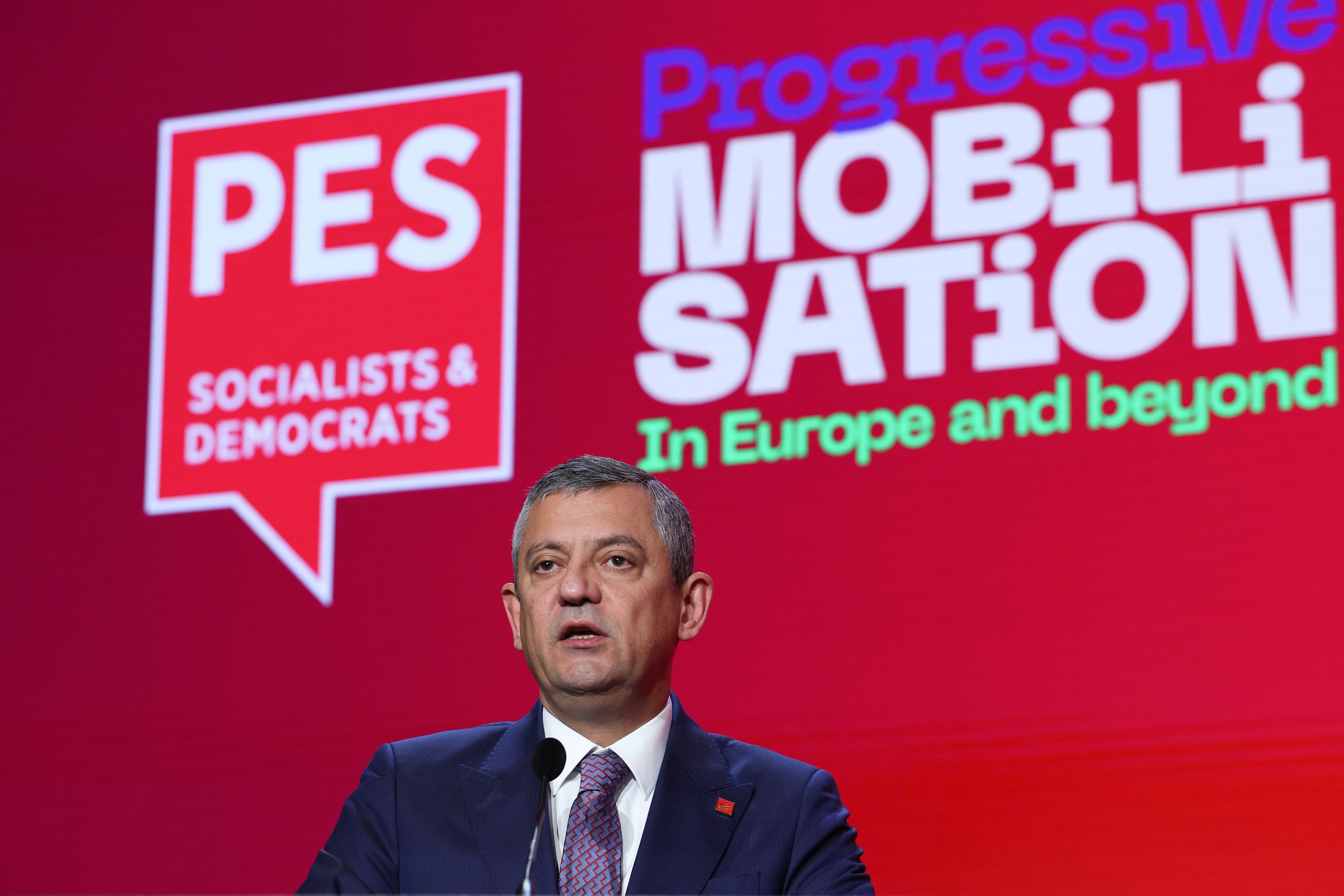 Özgür Özel PES