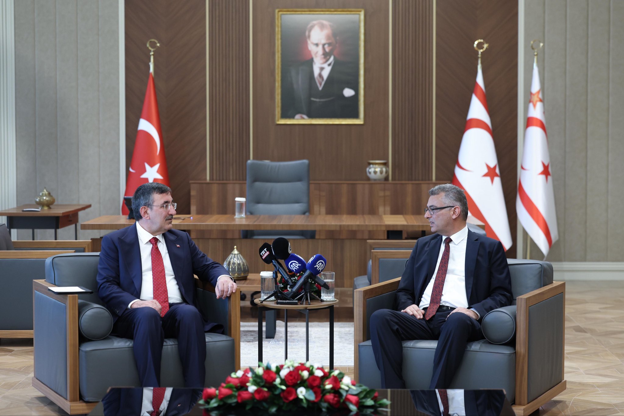 Tufan Erhürman göreve başlama