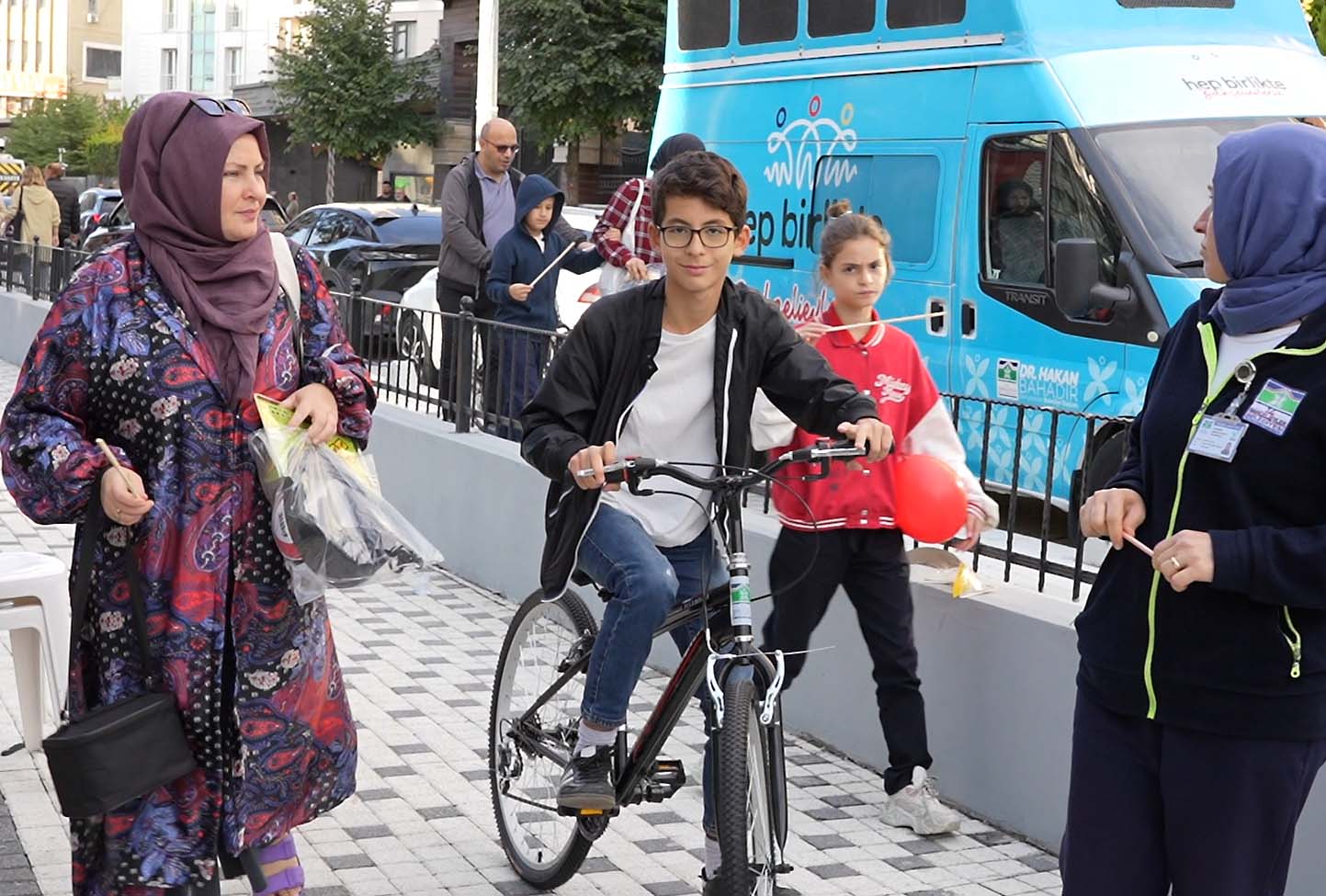 Hakan Bahadır Bisiklet Dağıtımı