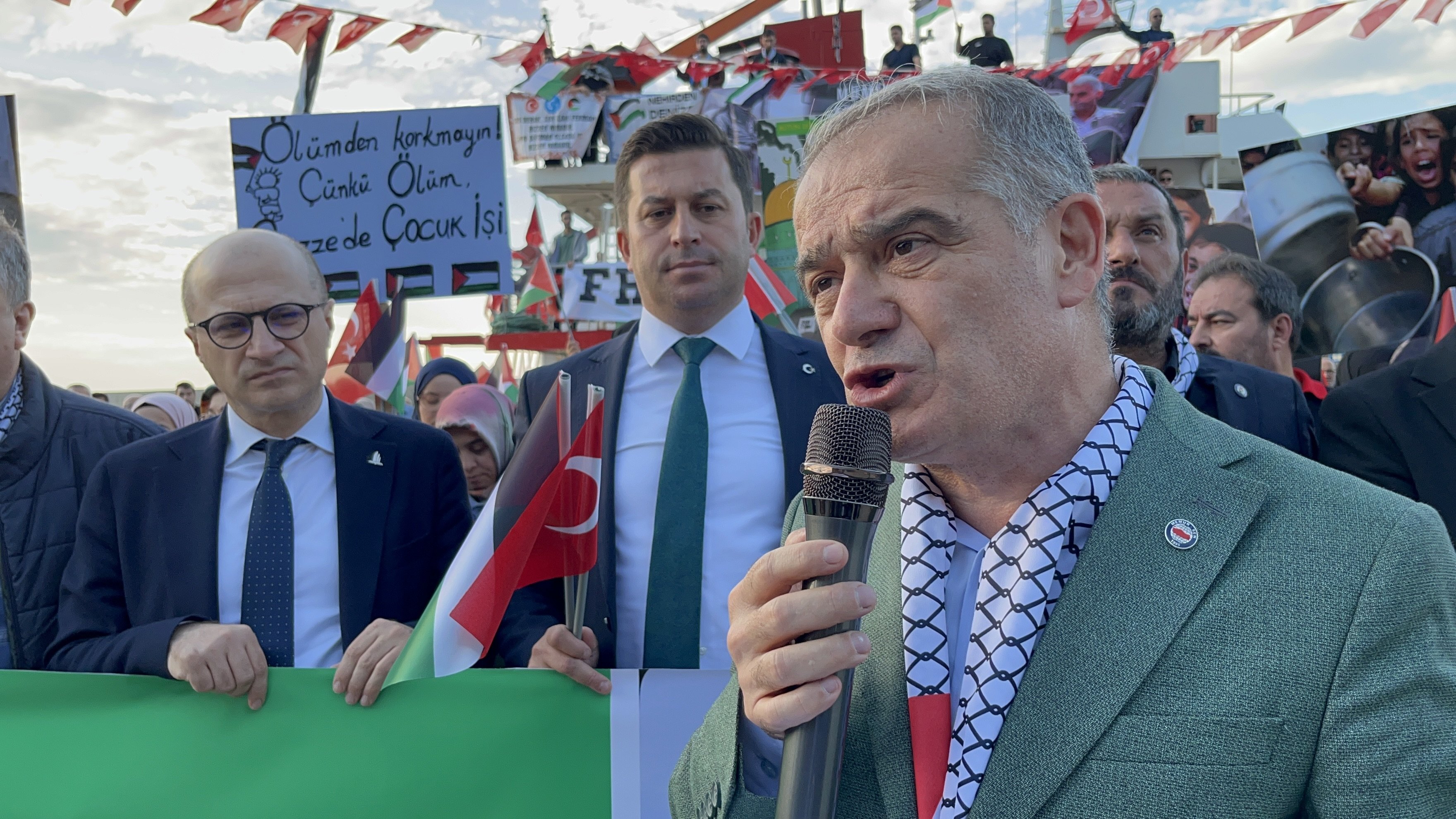 Zonguldak balıkçı tekneleri protesto