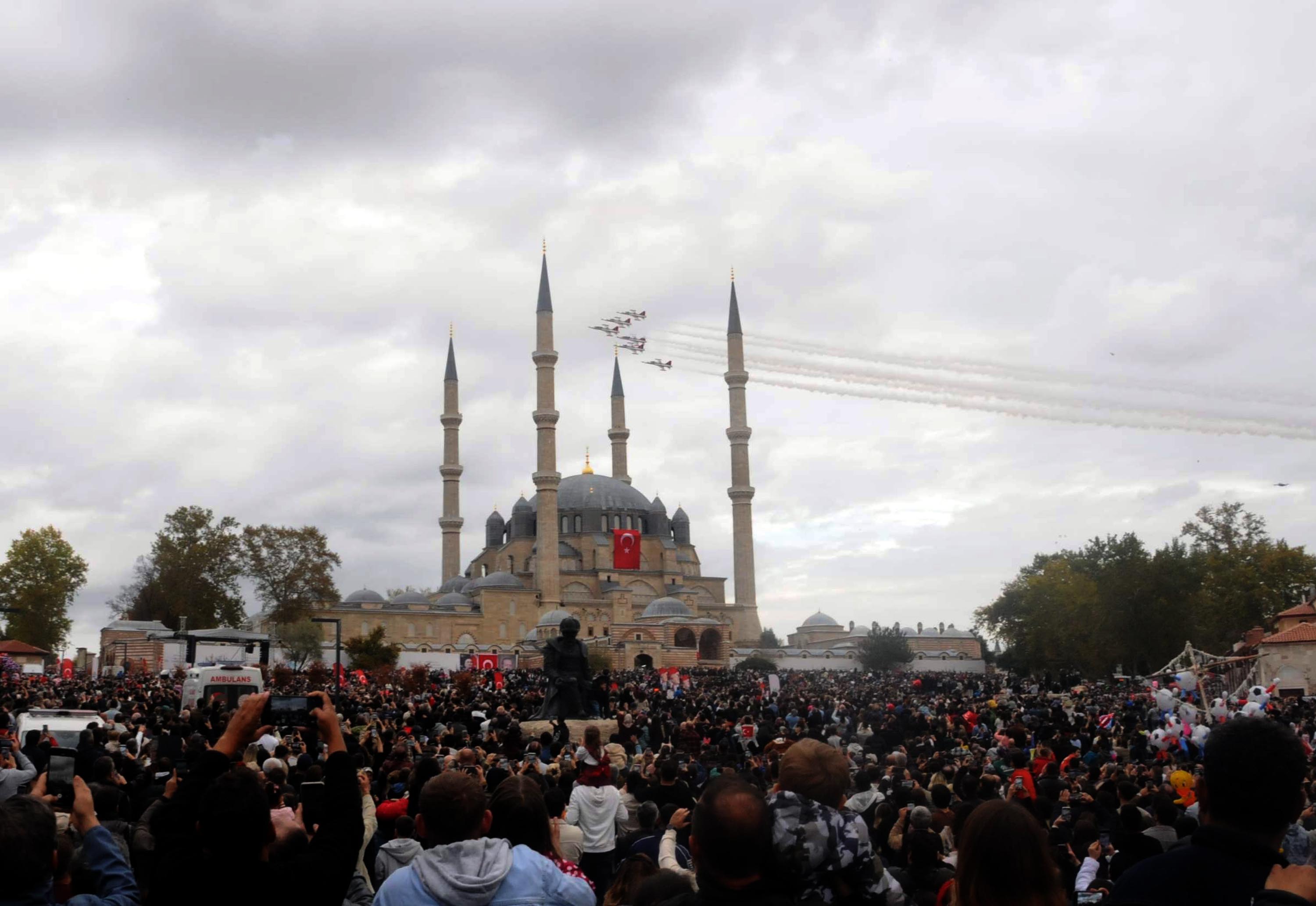Türk Yıldızları Cumhuriyet gösterisi