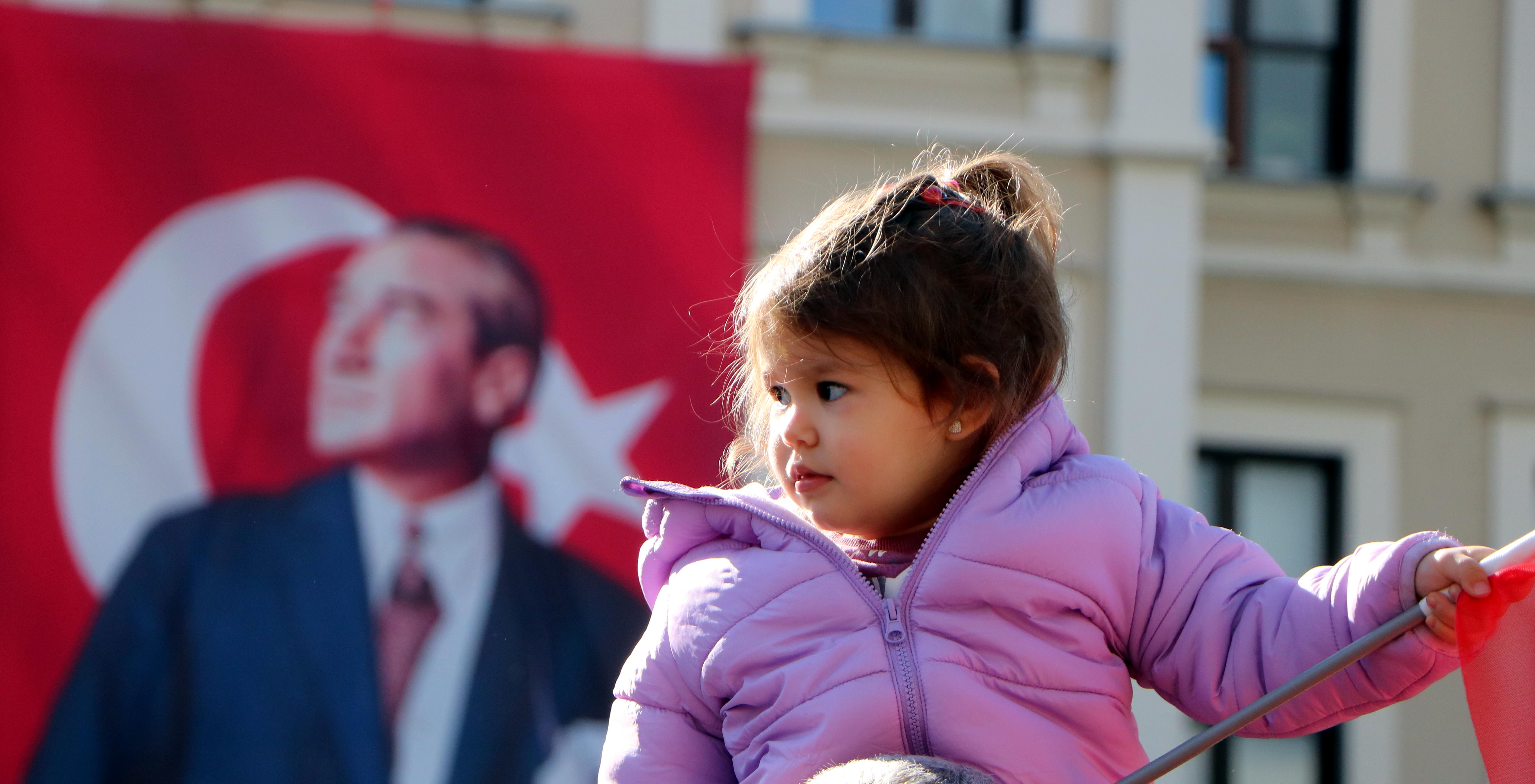 Bolu Komandolar Marş Söylüyor
