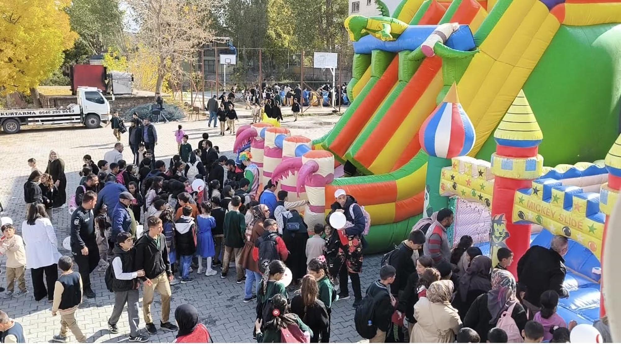 Digor kurtuluş töreni Pikachu mehter