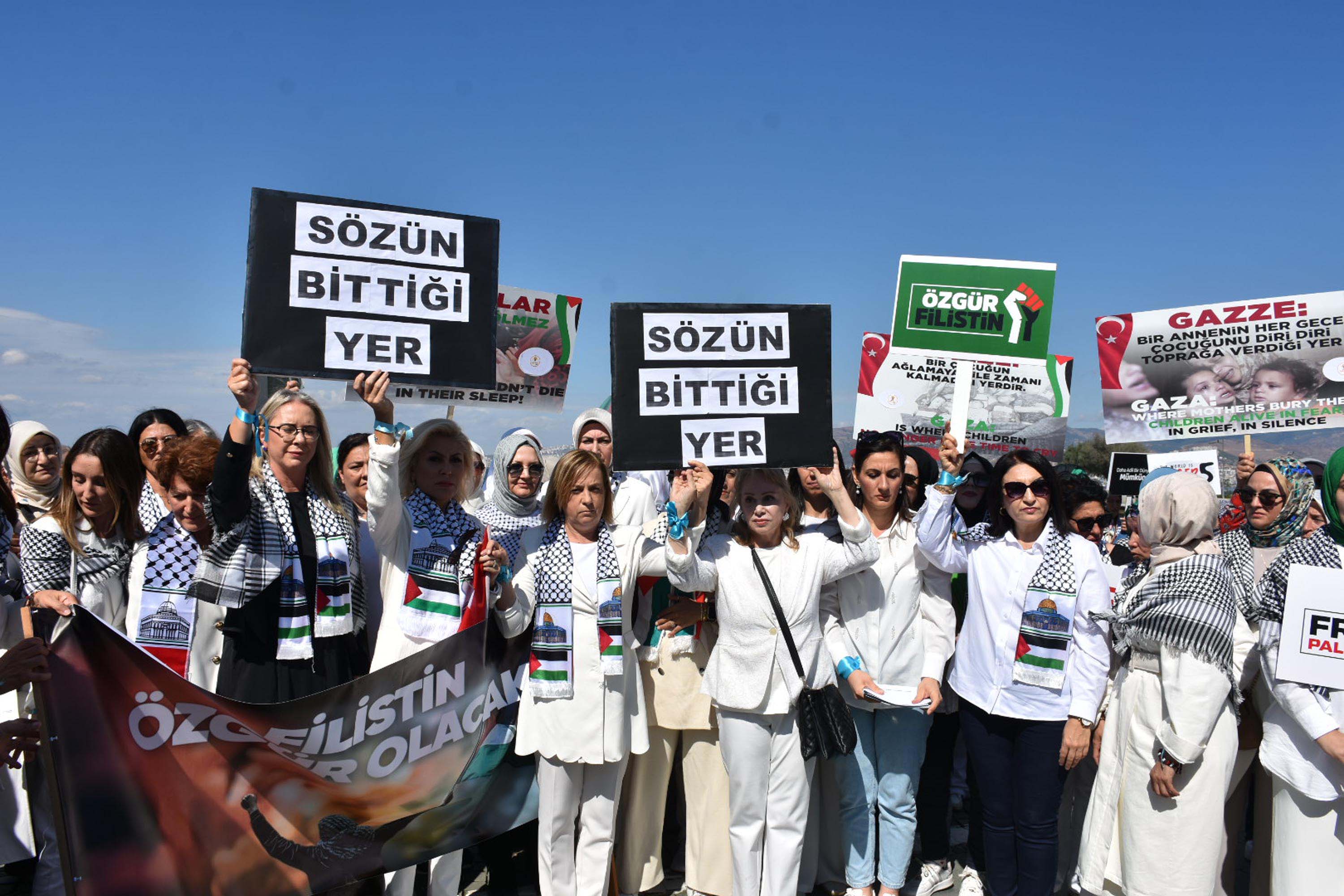 AK Partili kadınlar meydanda