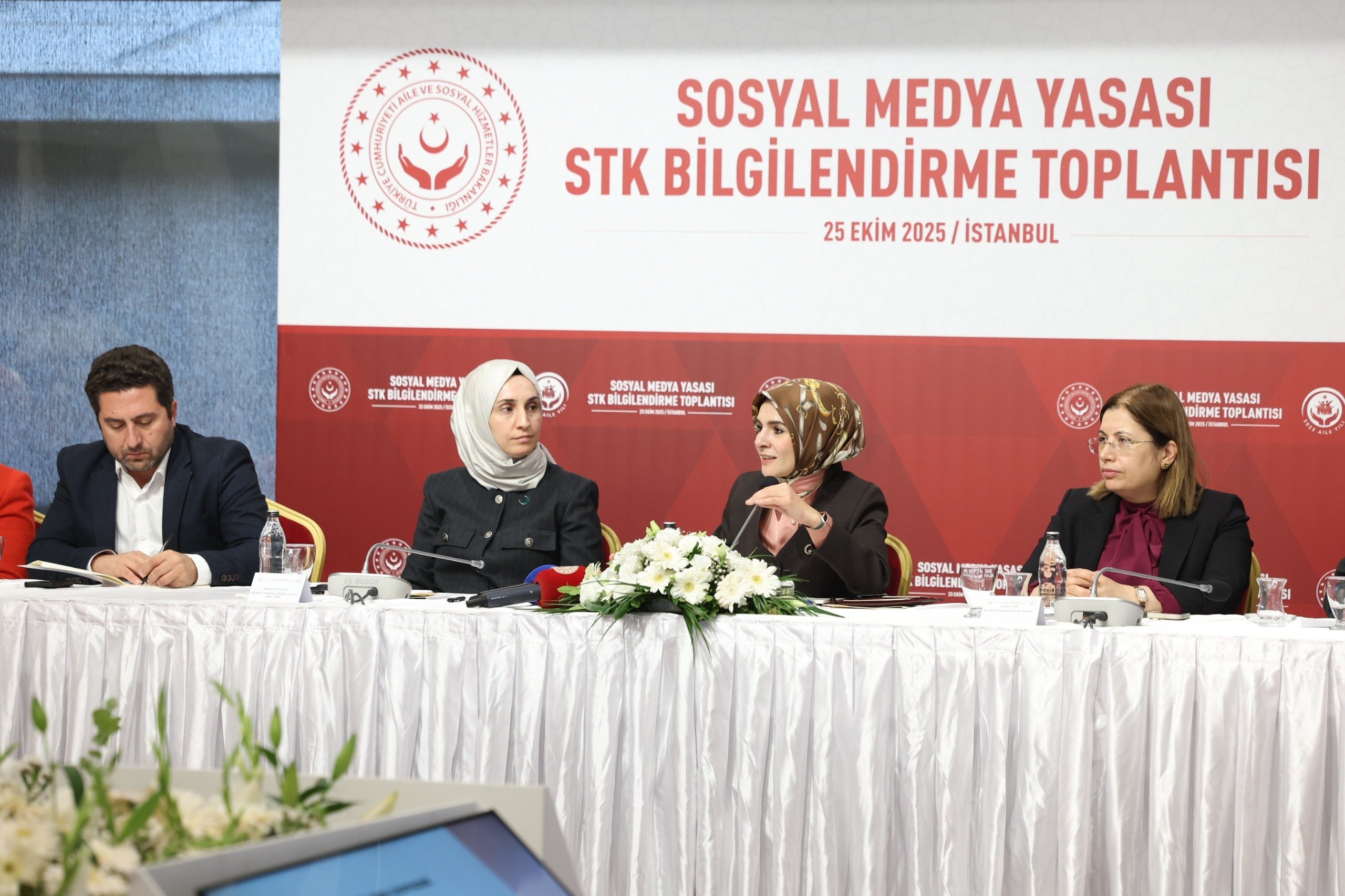 Sosyal Medya Yasası toplantısı