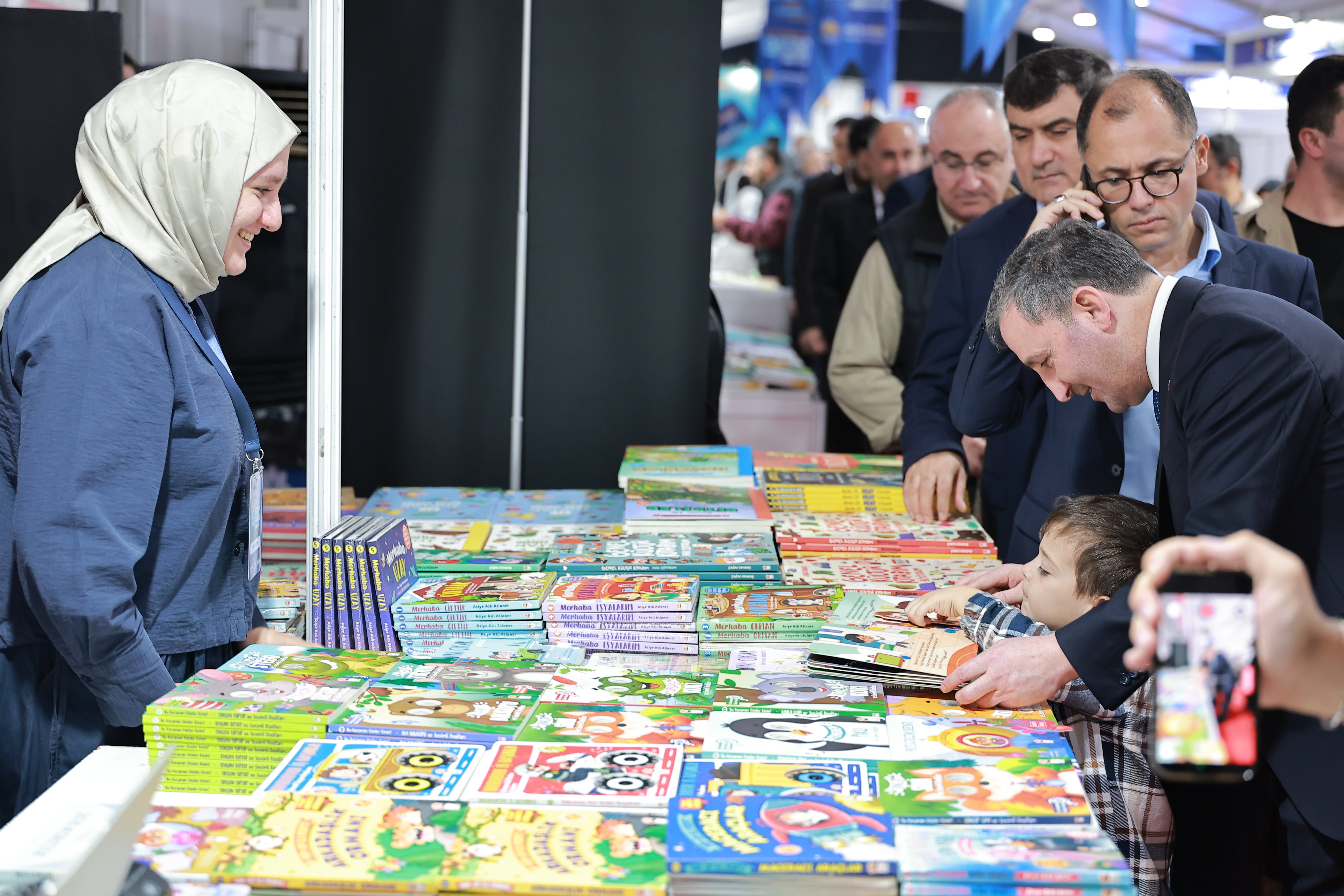 Sultanbeyli Kitap Fuarı Stantları
