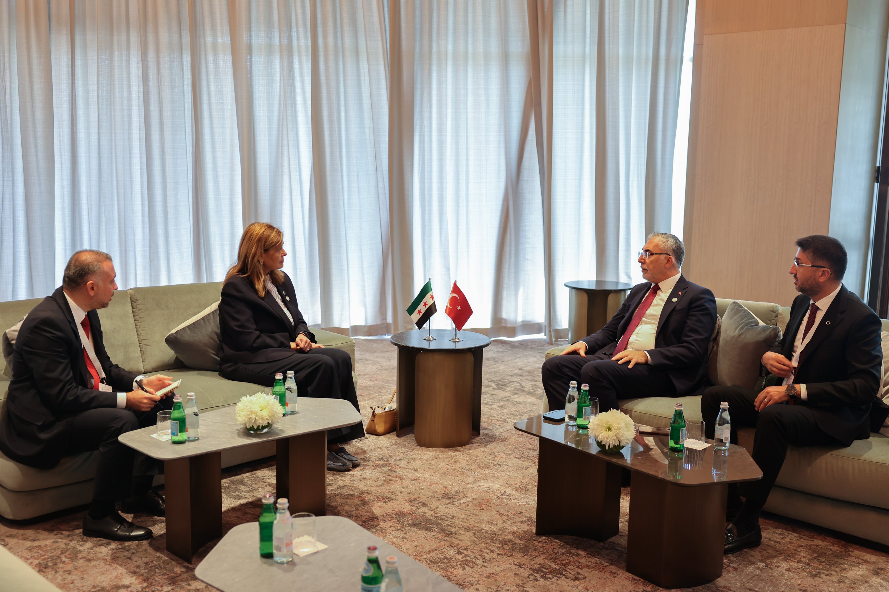 Vedat Işıkhan Hind Kabawat görüşme