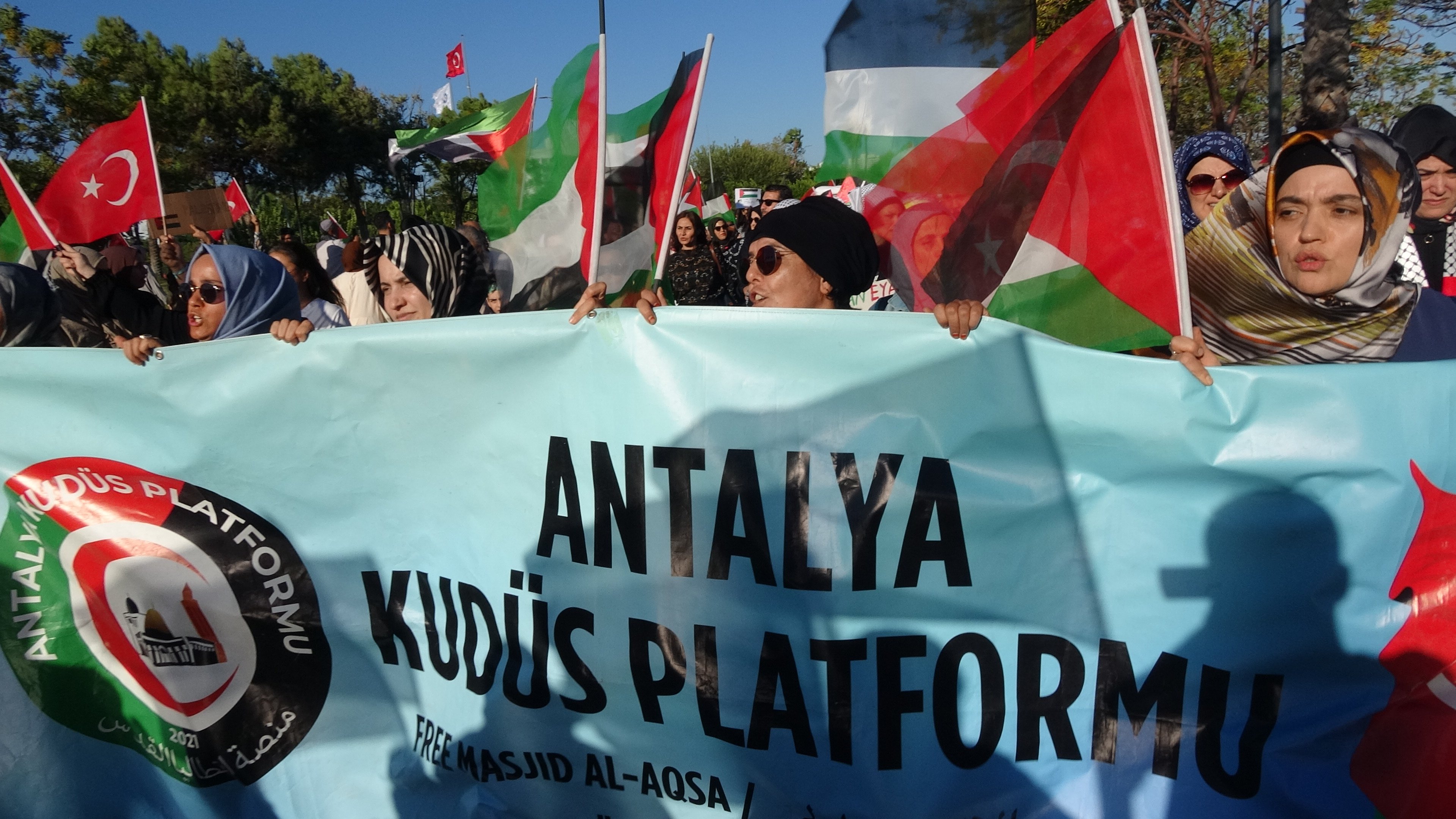Gazze protestosu Antalya meydan