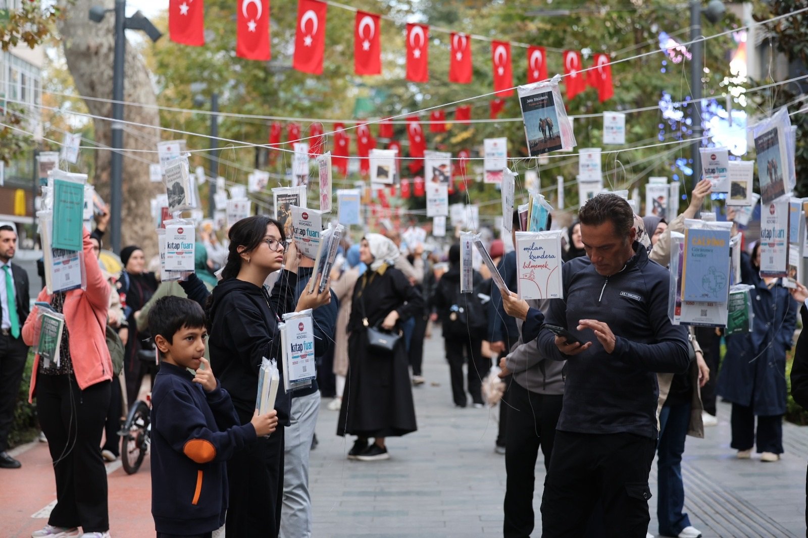 Kitaplı ağaçlar