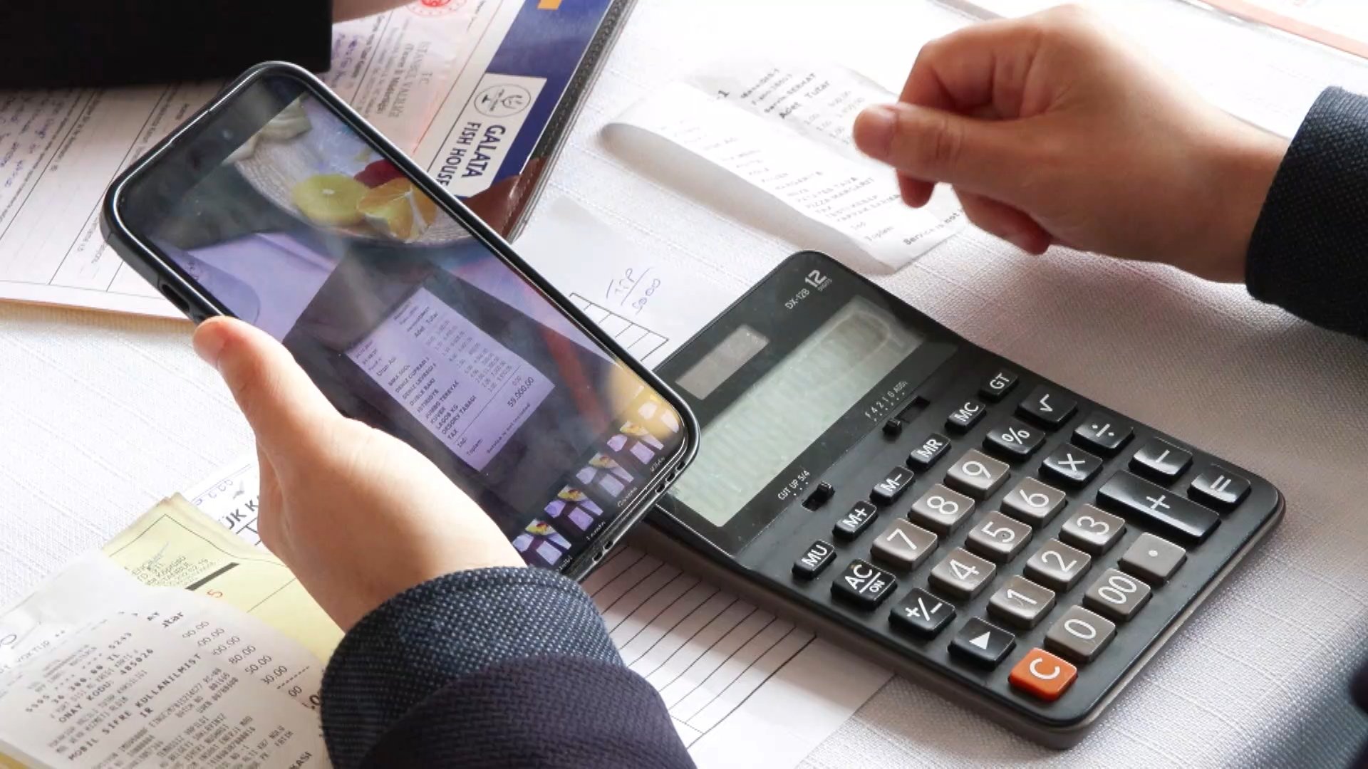 Ticaret Bakanlığı denetim ekipleri restoranda