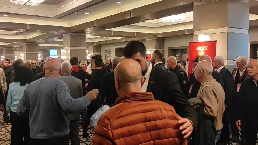 CHP Kongre Polis Müdahalesi