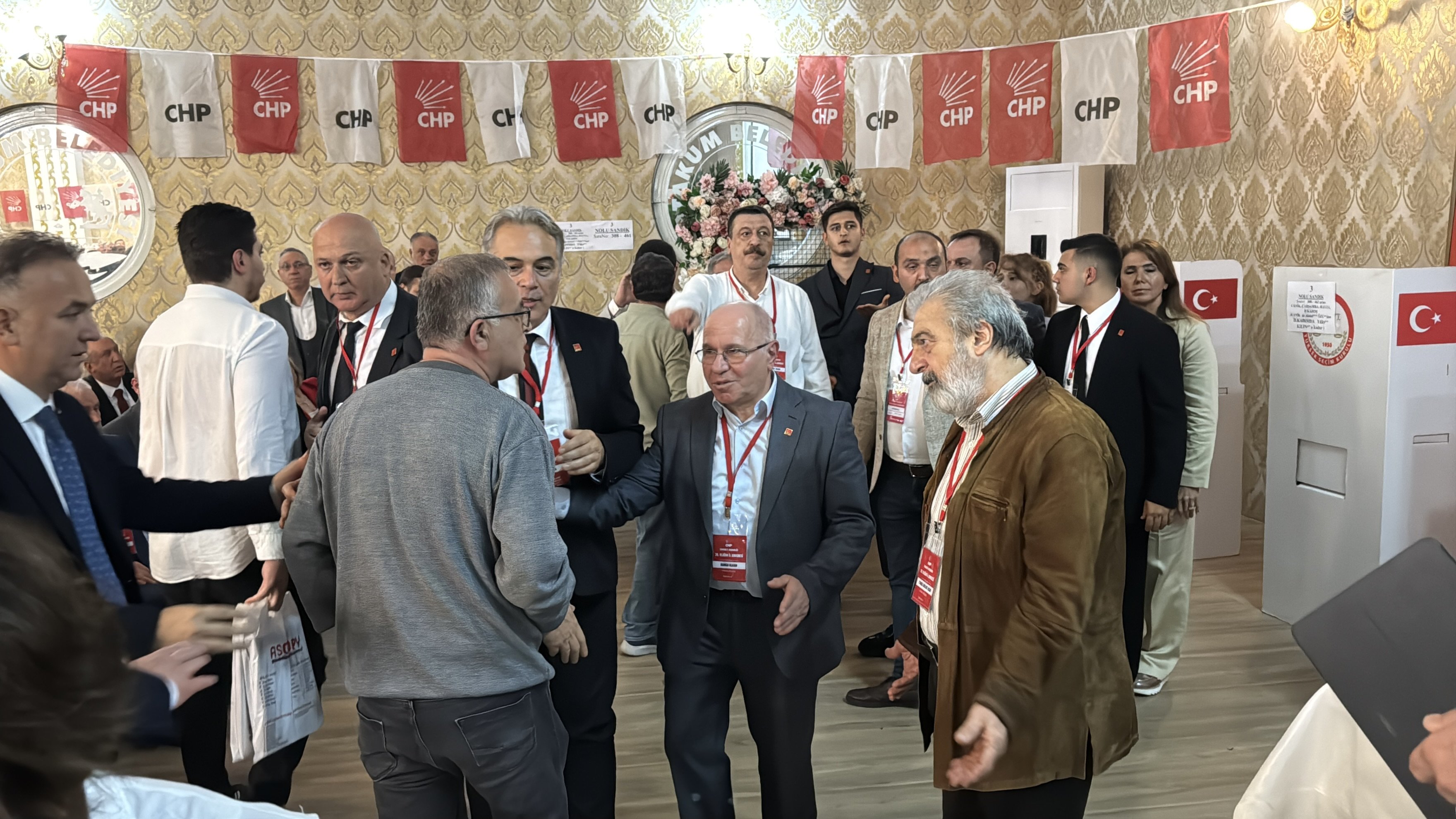 Mehmet Özdağ CHP Kongresi