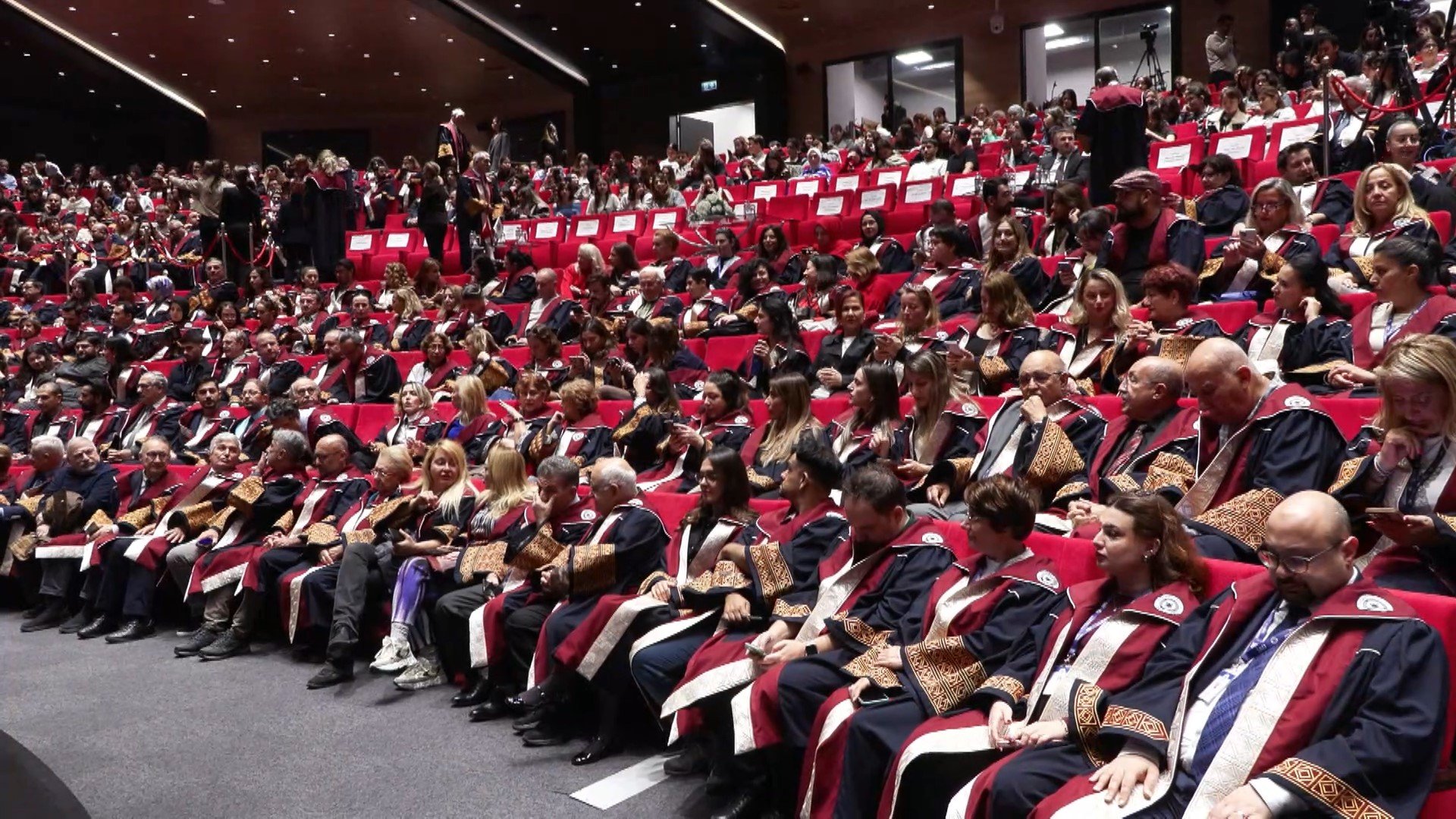 İstanbul Aydın Üniversitesi