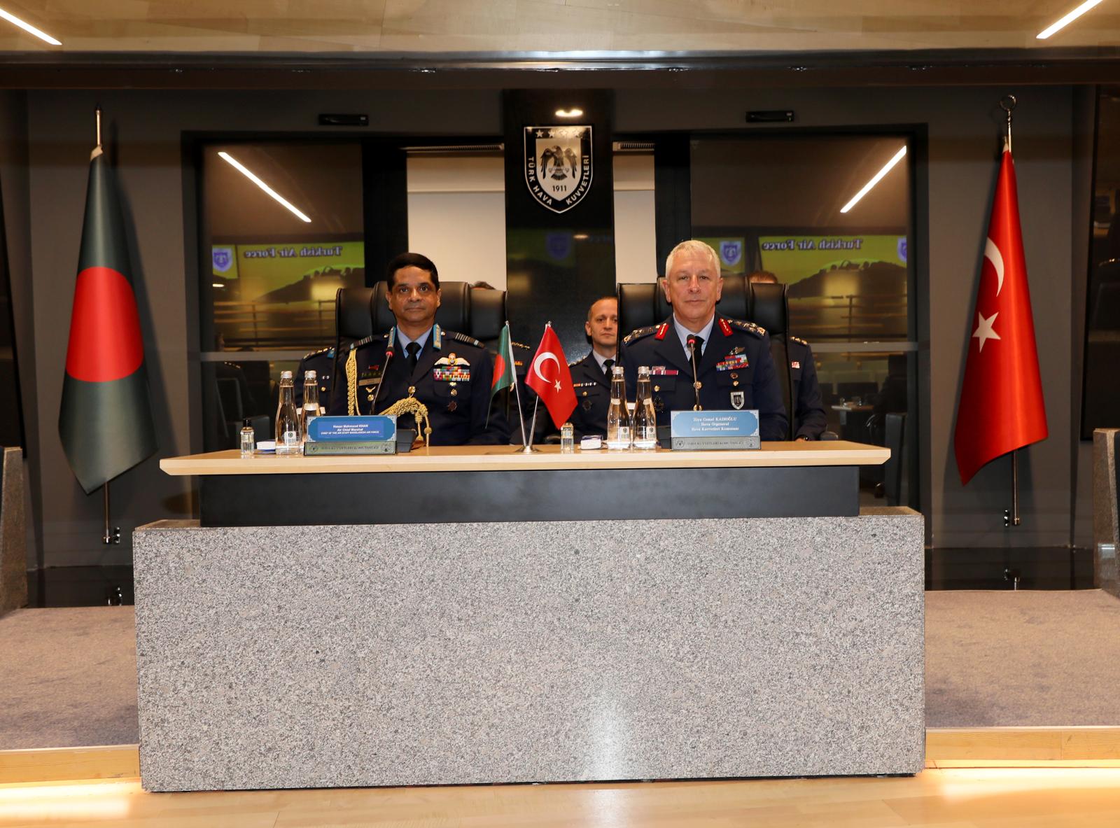 Hava Kuvvetleri Komutanı Kadıoğlu Bangladeşli Mevkidaşı Khan